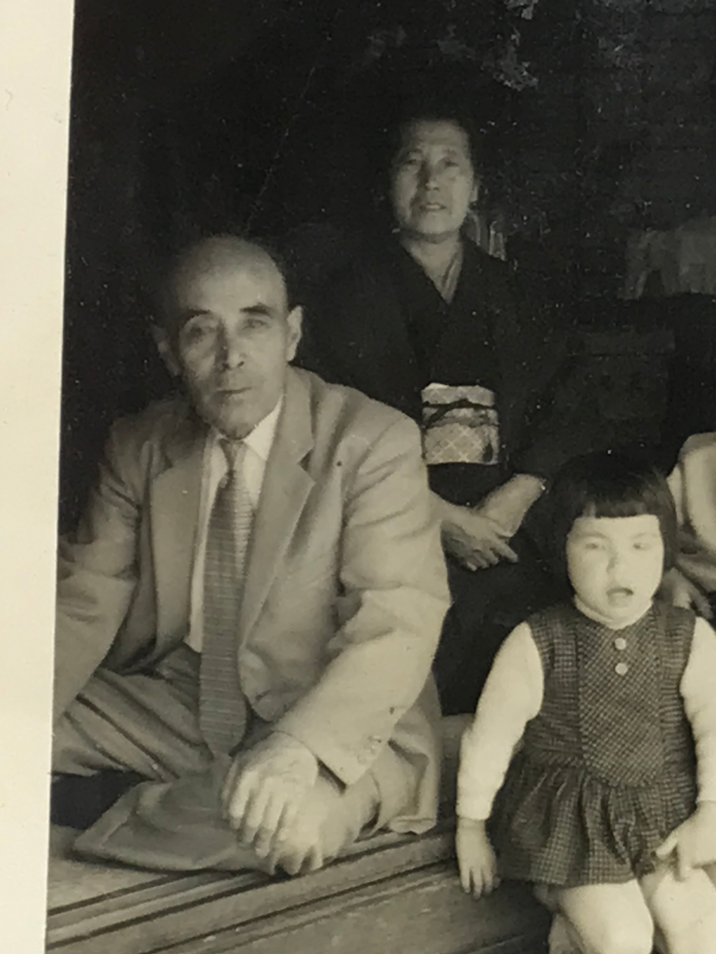 Japanese Showa Family Photograph Vtg Grandparents Children Black White PH214