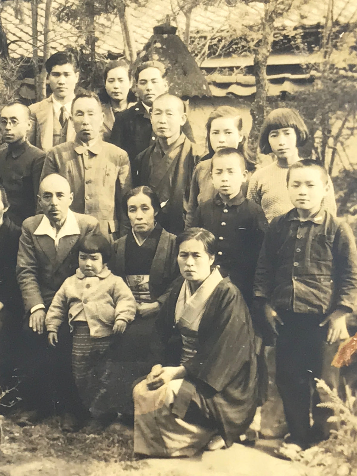 Japanese Showa Family Photograph Vtg Group Daily Life Kimono Sepia Tone PH100