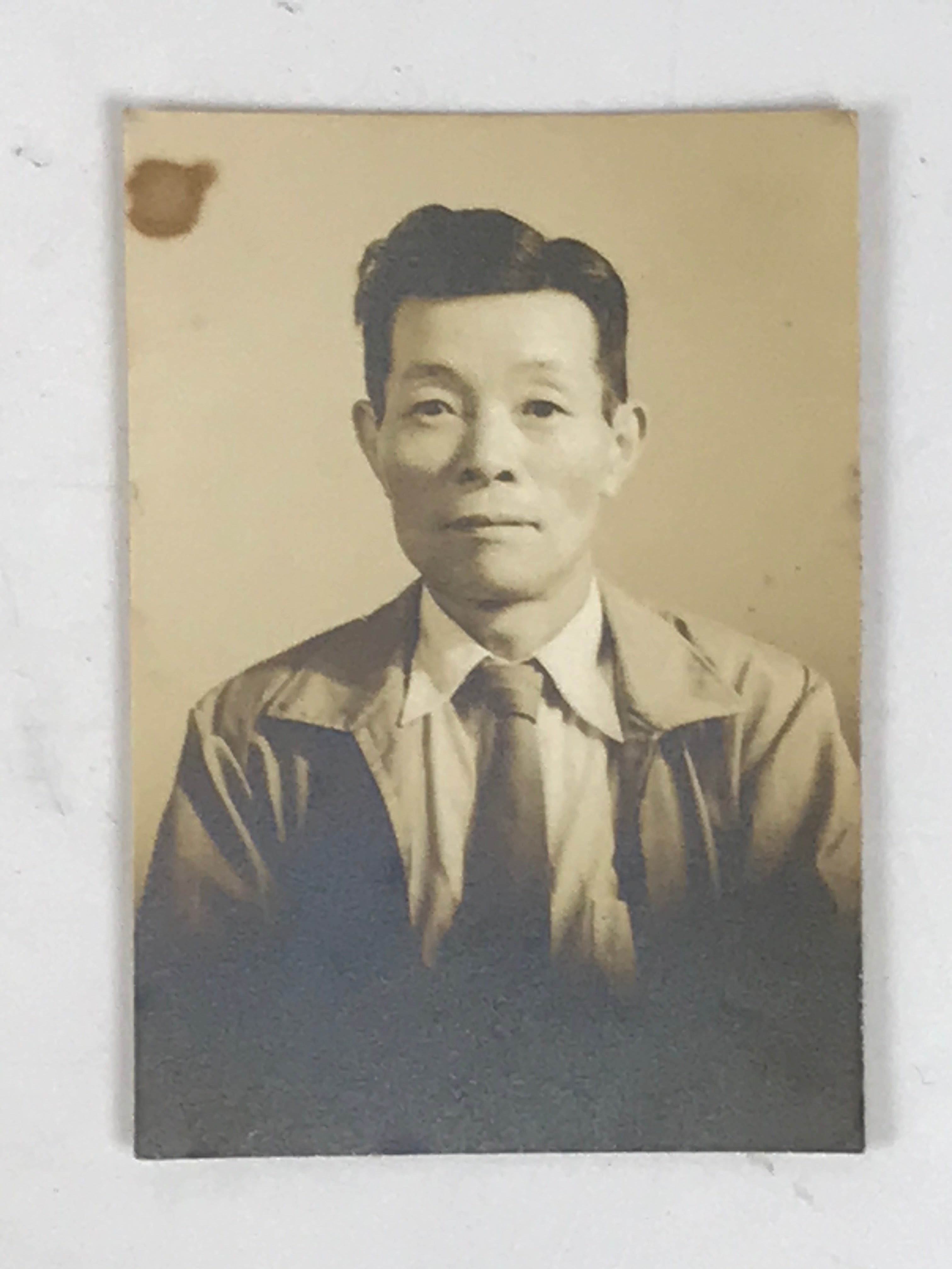 Japanese Showa Man Passport Photograph Vtg Suit Daily Life Sepia Tone PH286
