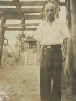 Japanese Showa Old Man Shinto Shrine Photograph Vtg Daily Life Sepia Tone PH285