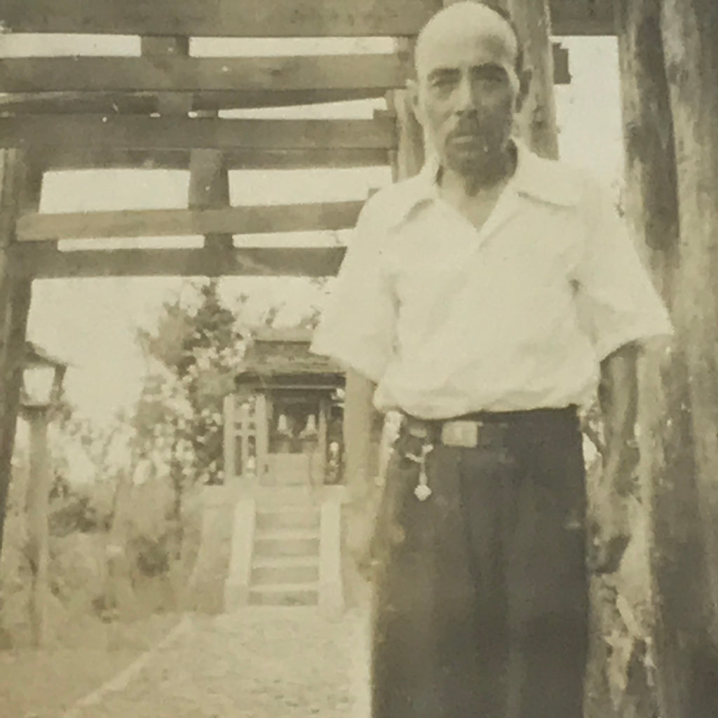 Japanese Showa Old Man Shinto Shrine Photograph Vtg Daily Life Sepia Tone PH285