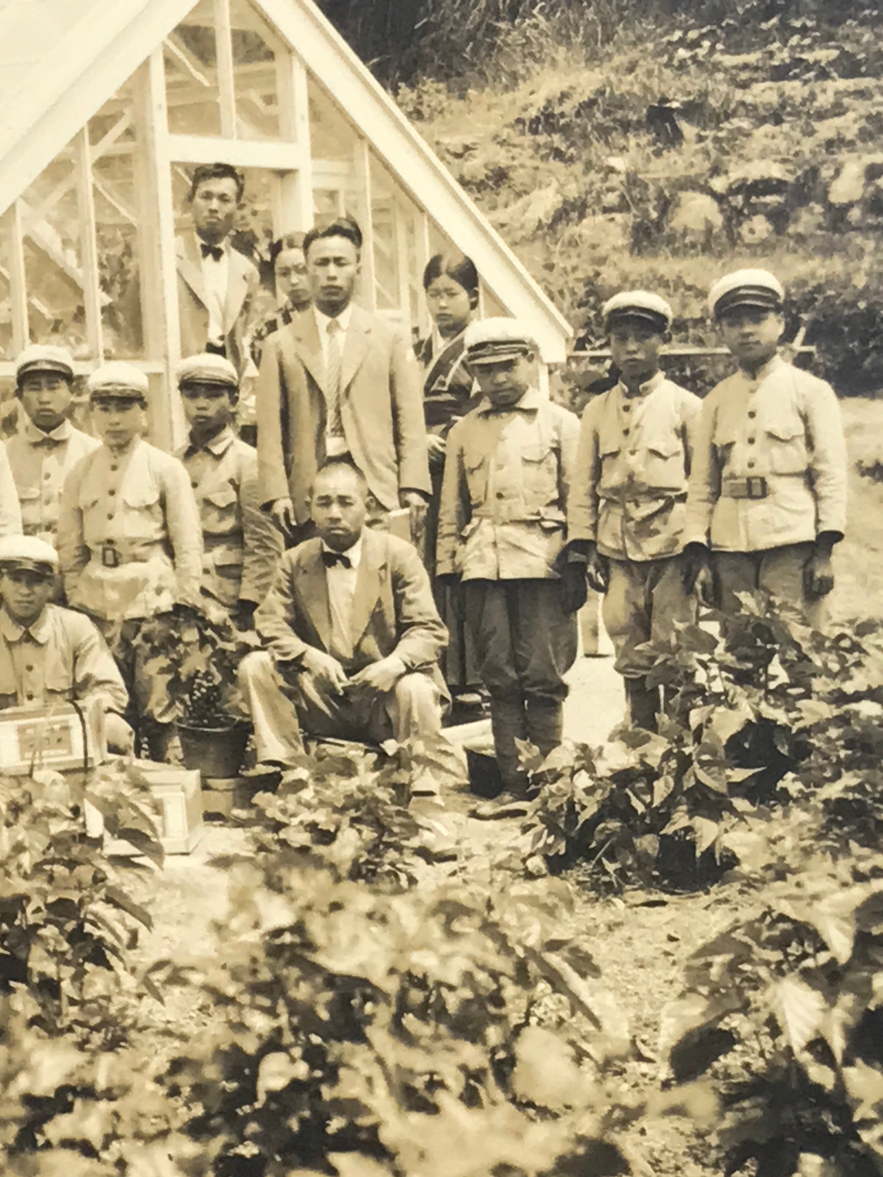 Japanese Showa School Boys Group Photograph Vtg Daily Life Gardening Sepia PH143