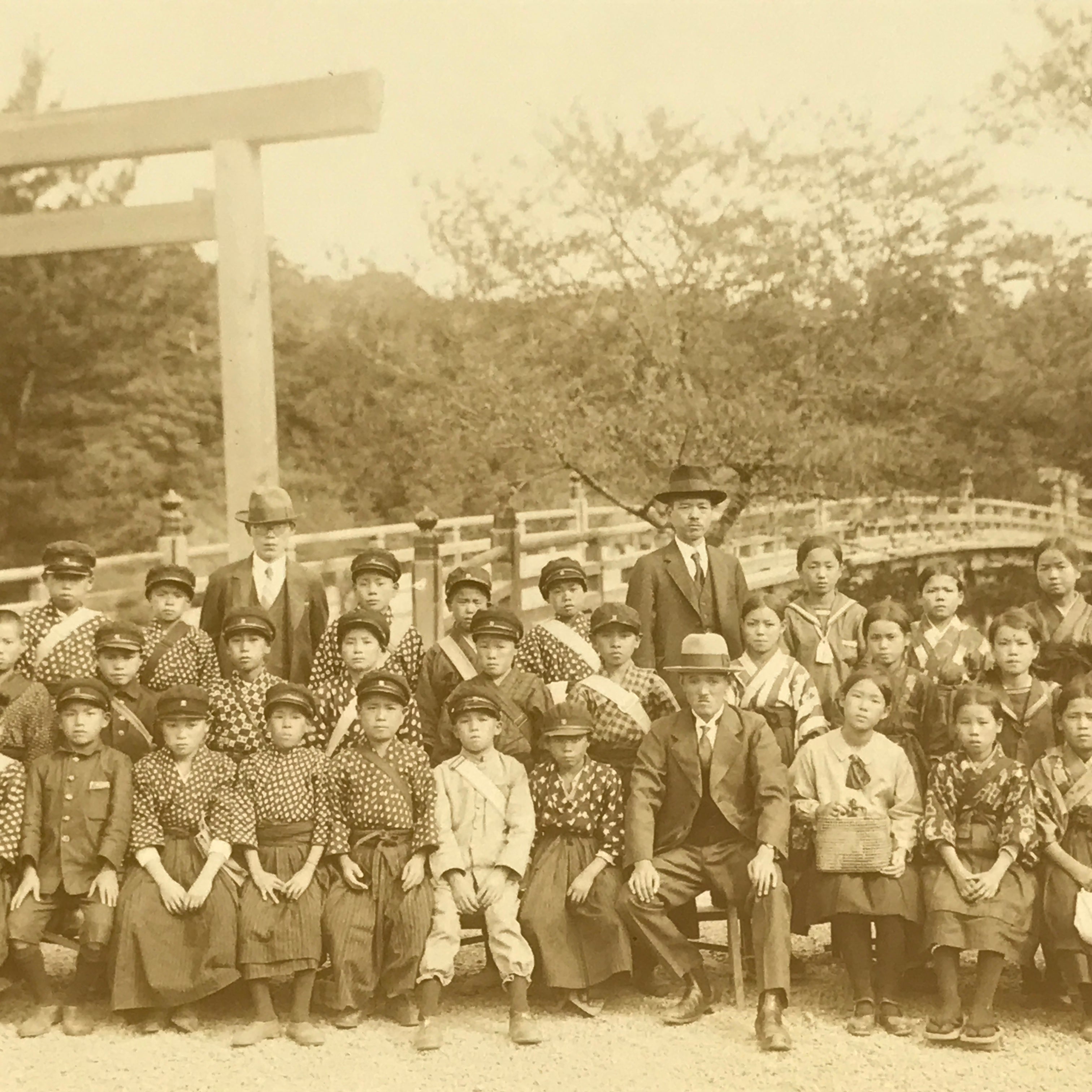 Japanese Showa School Class Trip Photograph Vtg Group Ise Shrine Sepia PH122