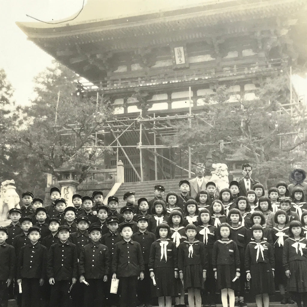 Japanese Showa School Trip Photograph Student Kiyomizu Temple Black White PH158