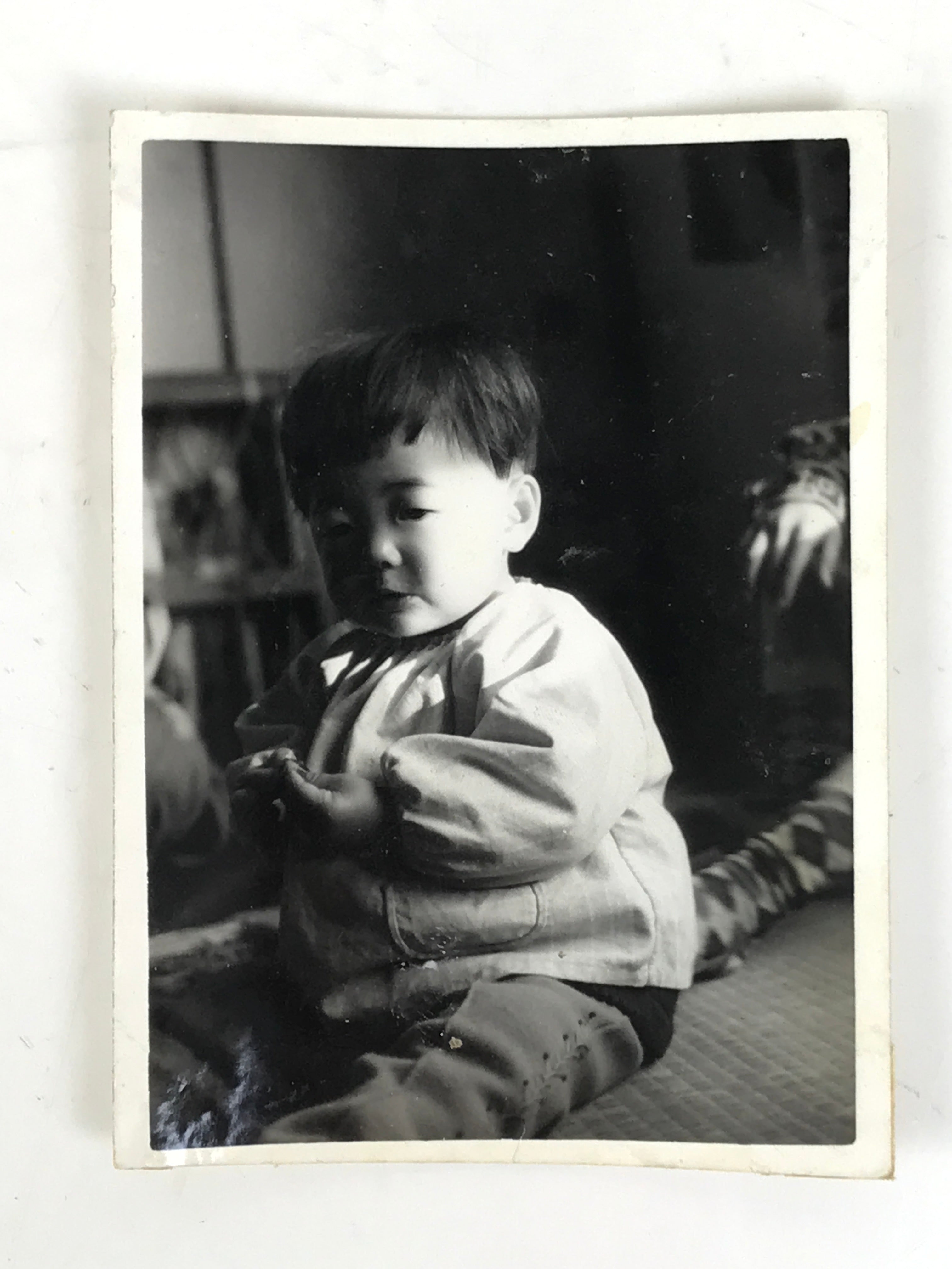 Japanese Showa Young Child Portrait Photograph Boy Daily Life Black White PH247