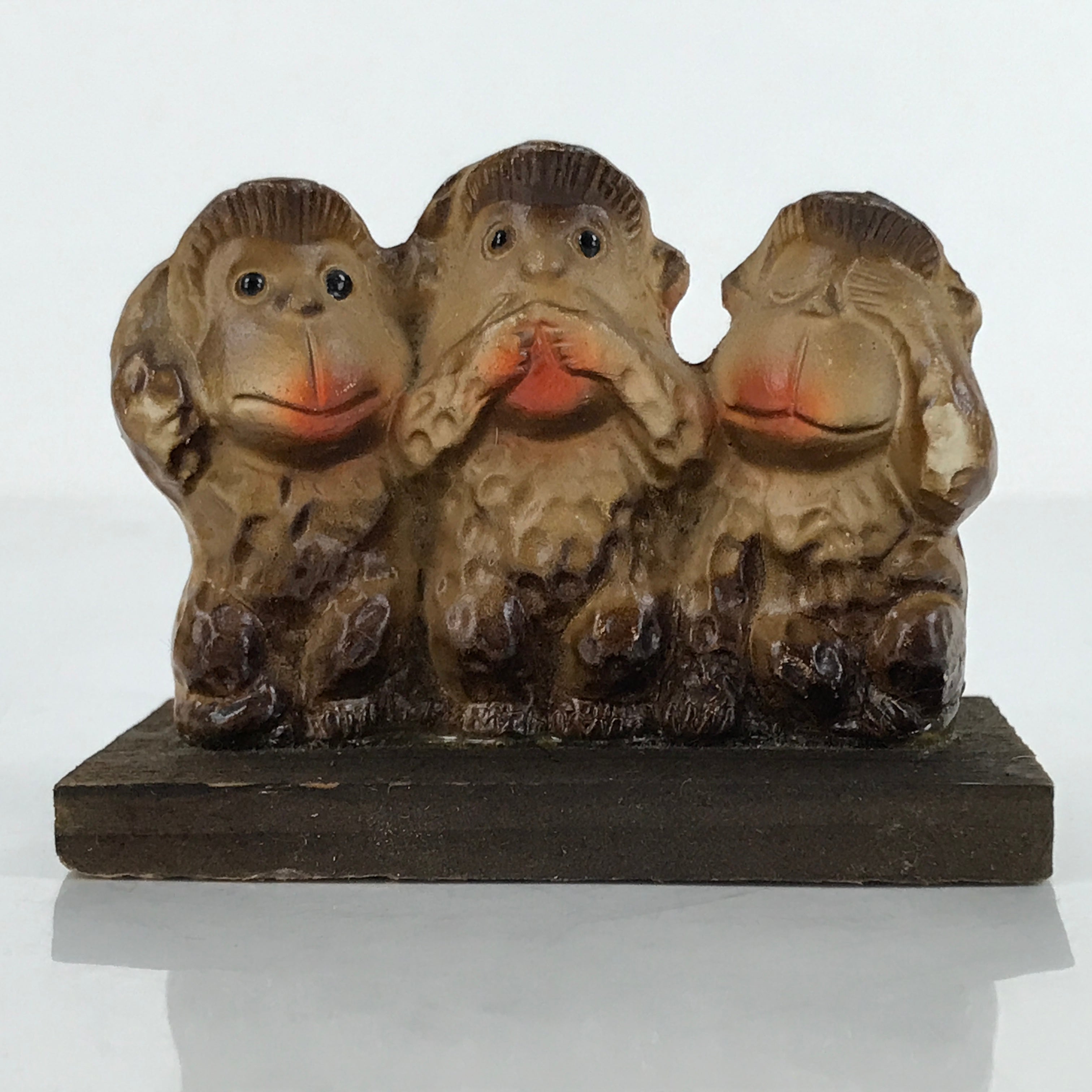 Japanese Small Figurine Three Wise Monkeys Vtg Wood Stand Brown Red BD983