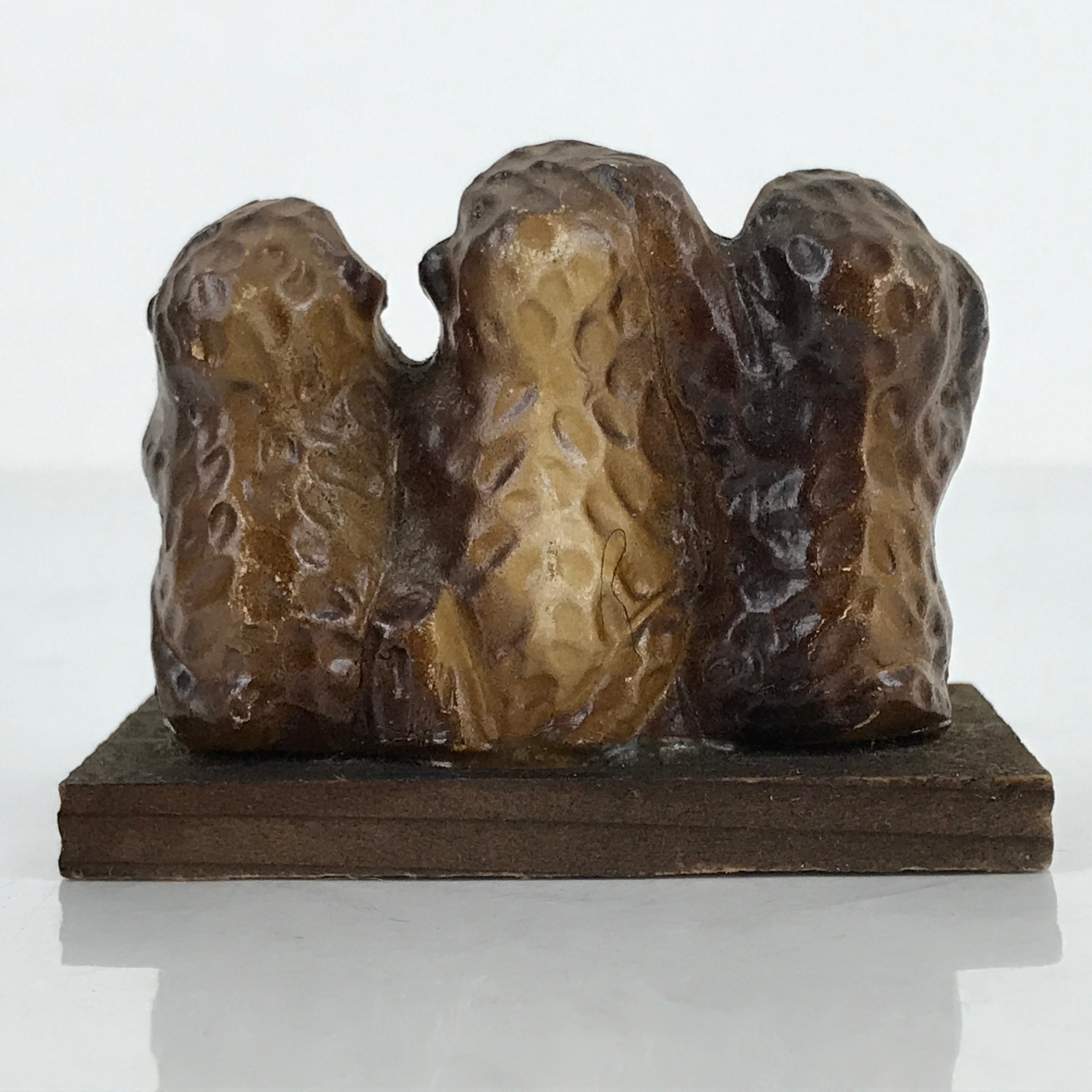 Japanese Small Figurine Three Wise Monkeys Vtg Wood Stand Brown Red BD983
