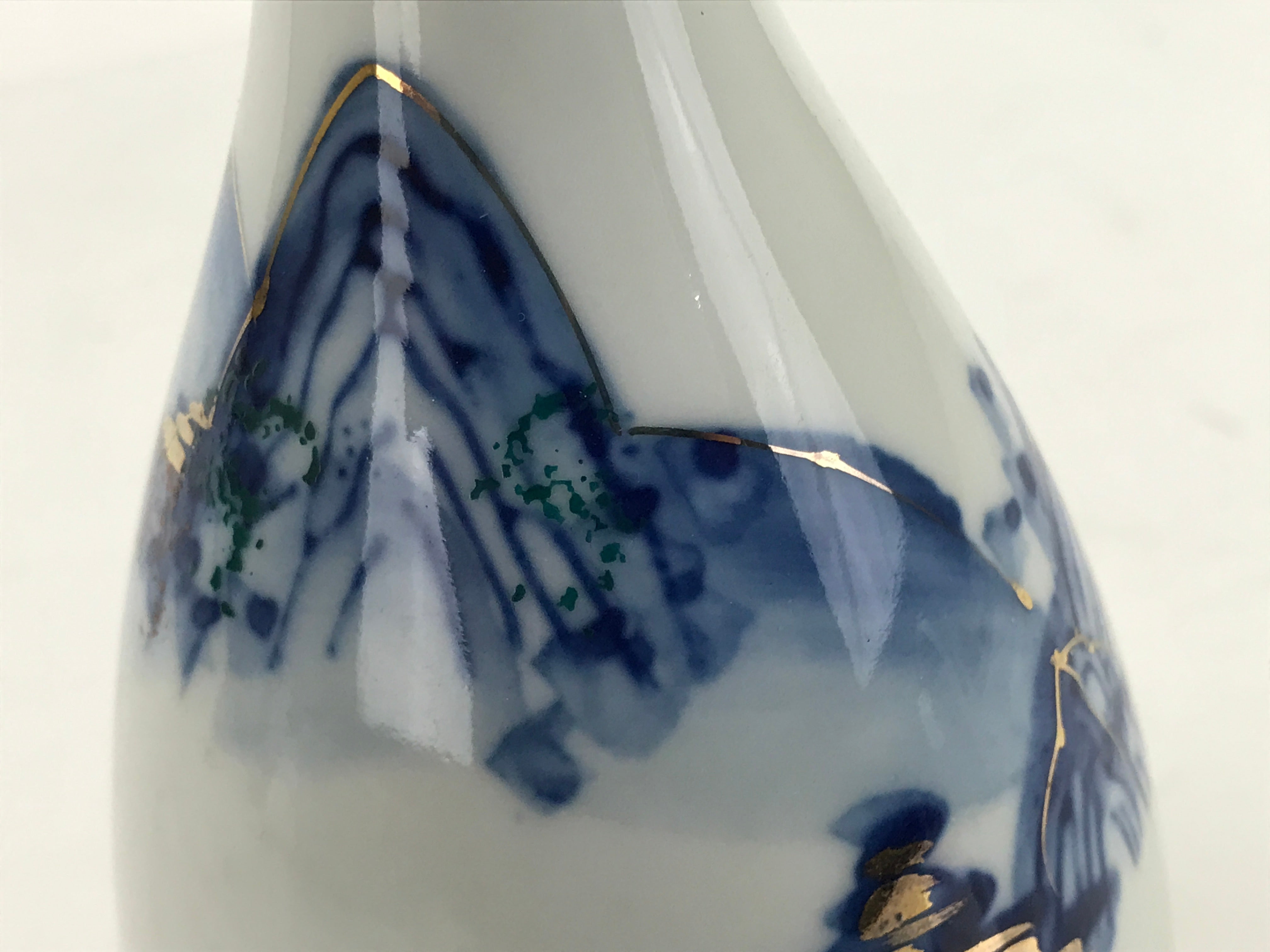 Japanese Sometsuke Porcelain Sake Bottle Tokkuri White Blue Gold Mountain TS737