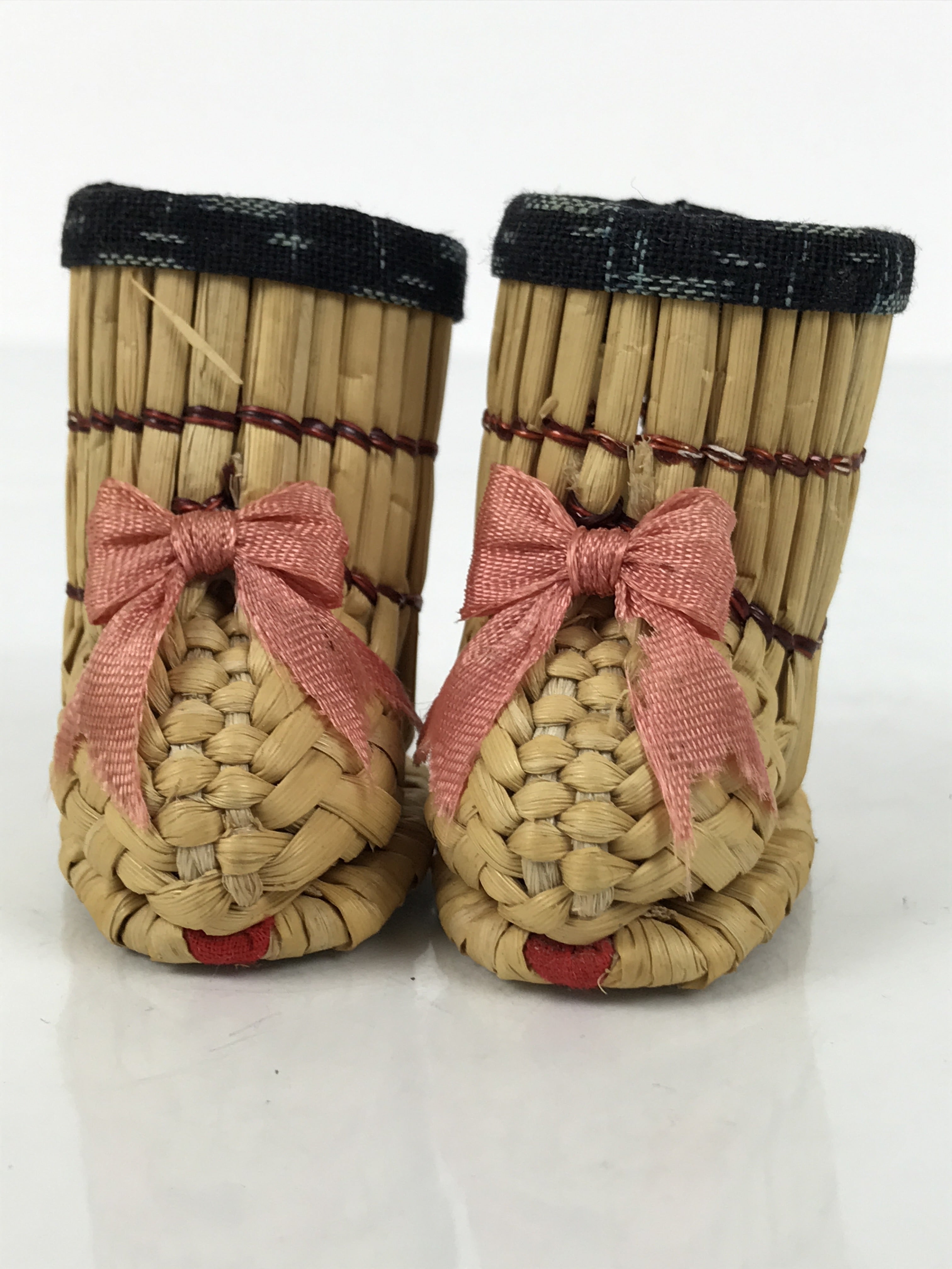 Japanese Straw Kokeshi Doll Vtg Figurine Snow Boots Handmade Ribbon Brown KF797