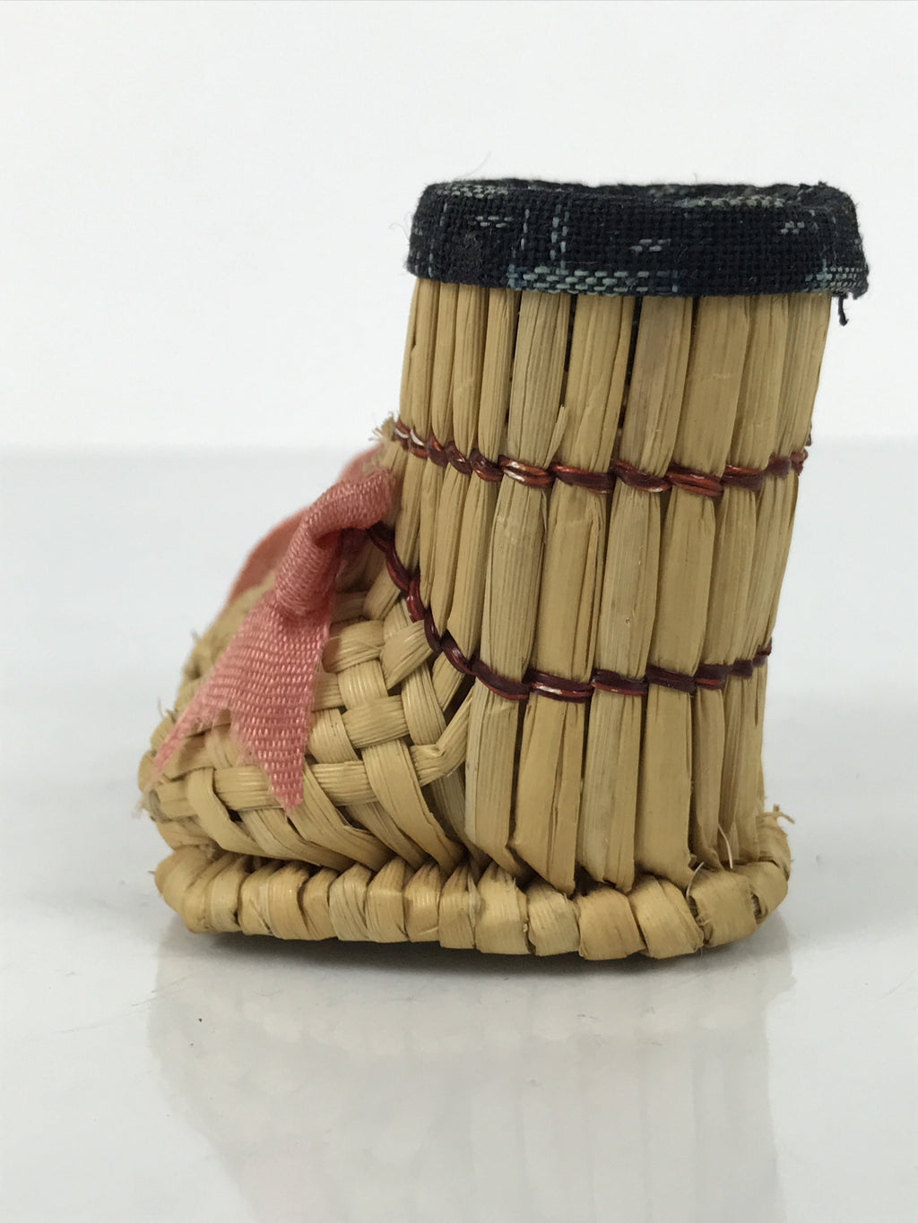 Japanese Straw Kokeshi Doll Vtg Figurine Snow Boots Handmade Ribbon Brown KF797