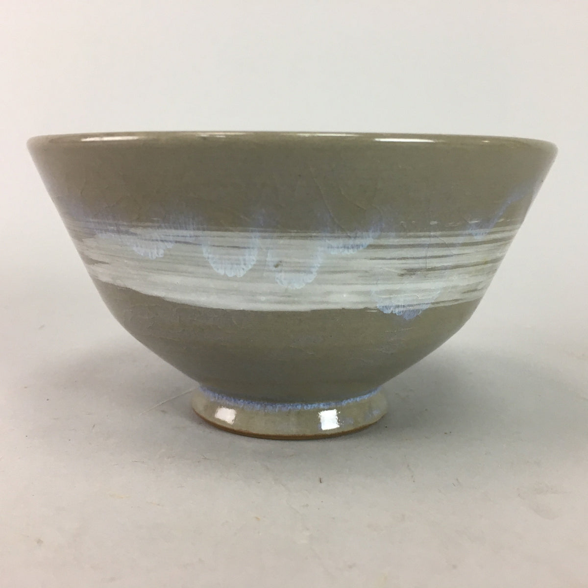 Japanese Tea Ceremony Bowl Matcha Chawan Pottery Gray Signed Ceramic GTB325