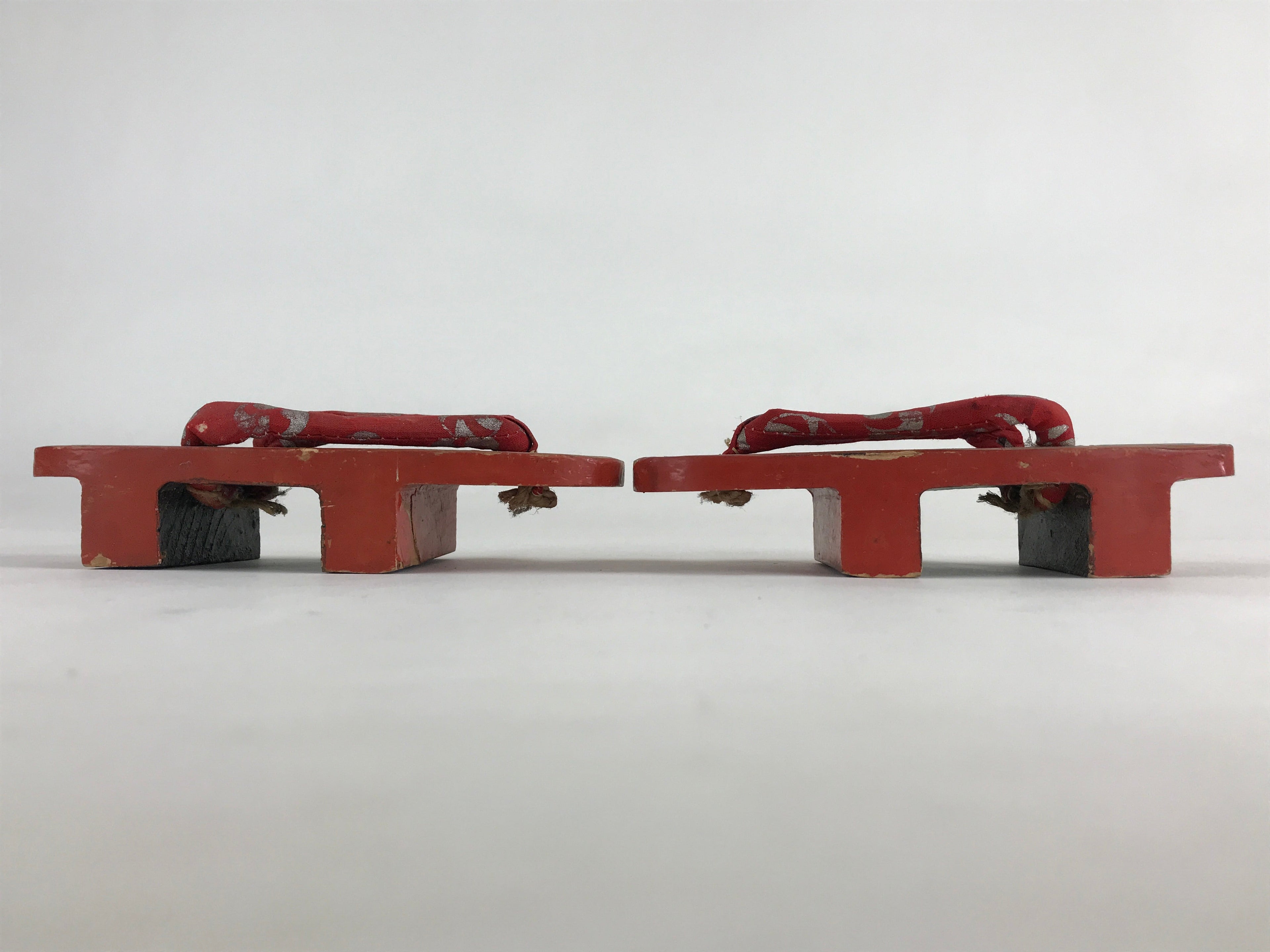 Japanese Traditonal Sandals Geta Wooden Lacquered Clogs Red Silver Crane JK503