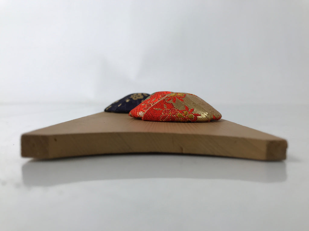 Japanese Wall Hanging Display Frame Vtg Art Board Clam Kimono Hina Doll FL389