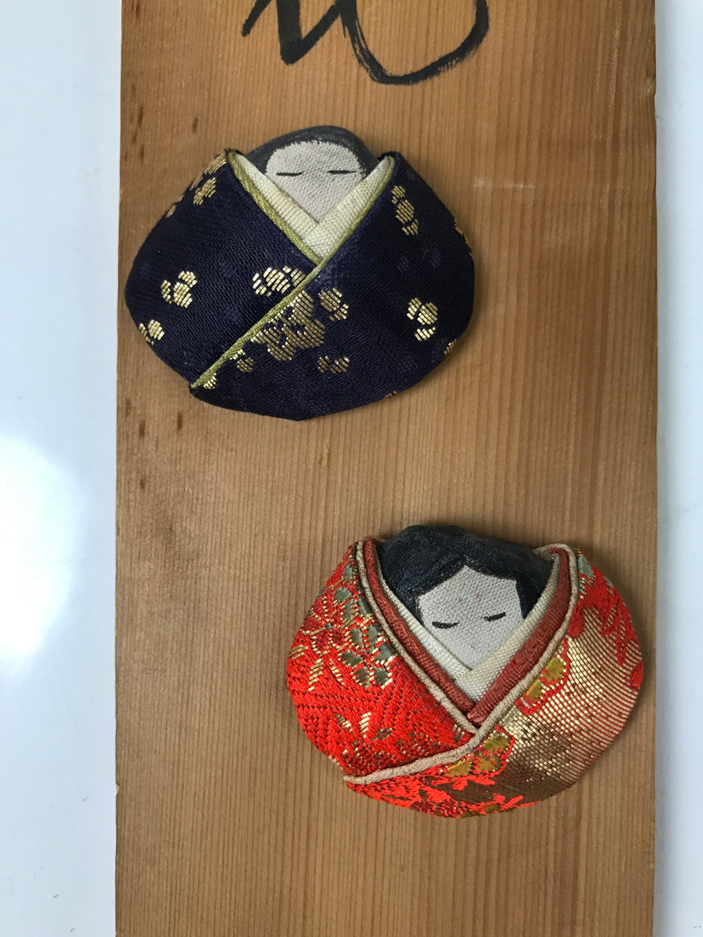 Japanese Wall Hanging Display Frame Vtg Art Board Clam Kimono Hina Doll FL389