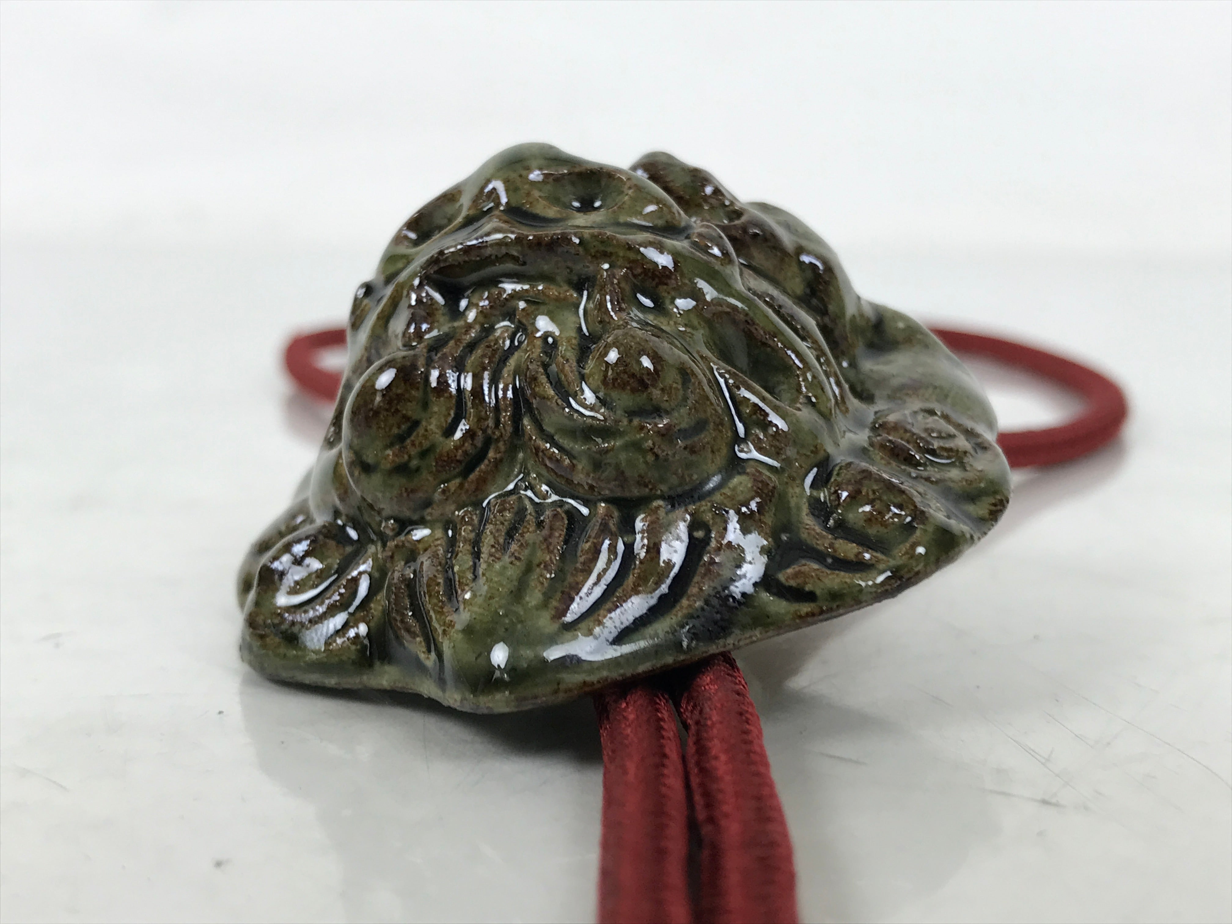 Japanese Western Bolo Loop Tie Vtg Ceramic Shishi Lion Slide Metal Tip Red JK889