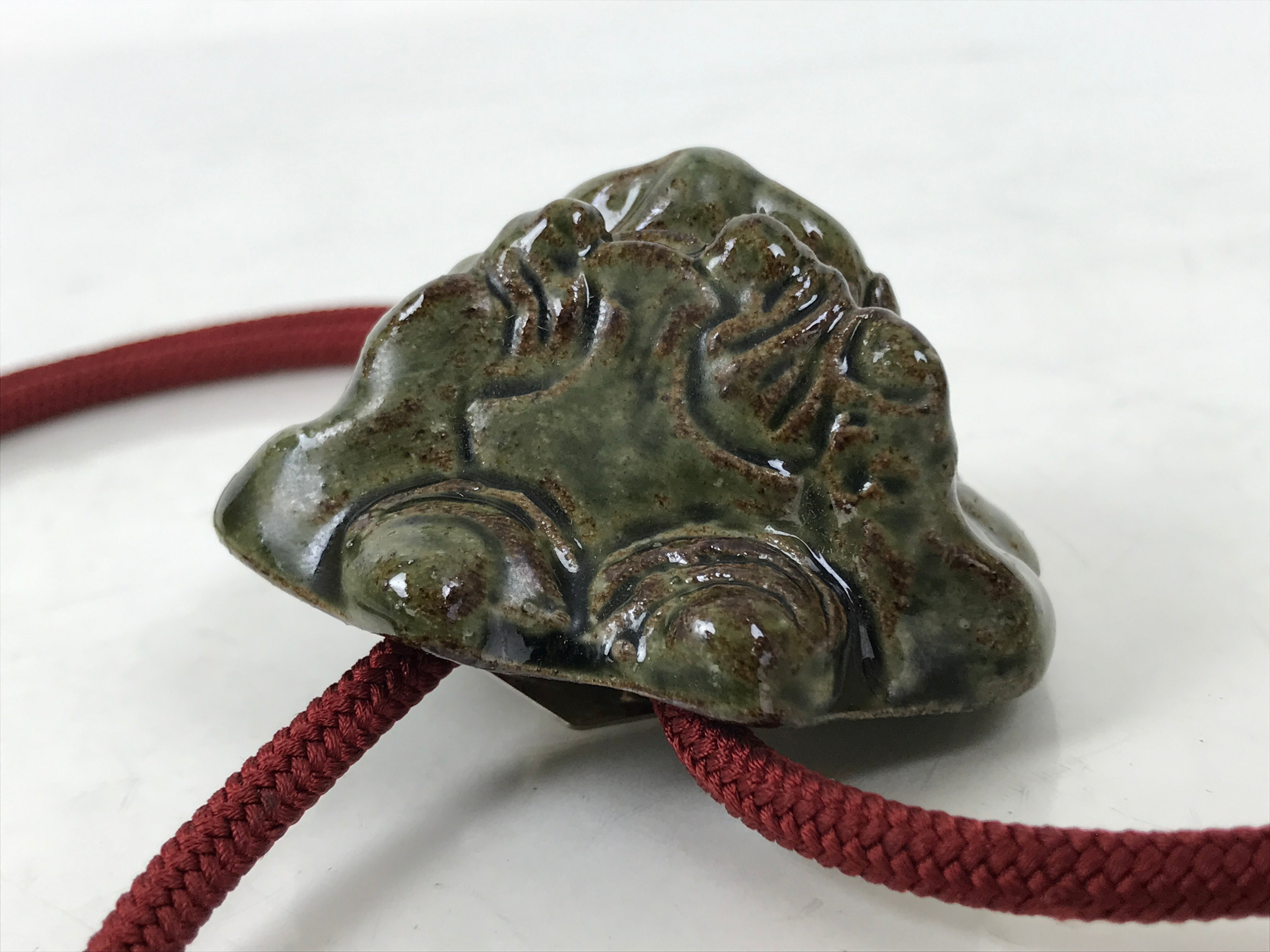 Japanese Western Bolo Loop Tie Vtg Ceramic Shishi Lion Slide Metal Tip Red JK889