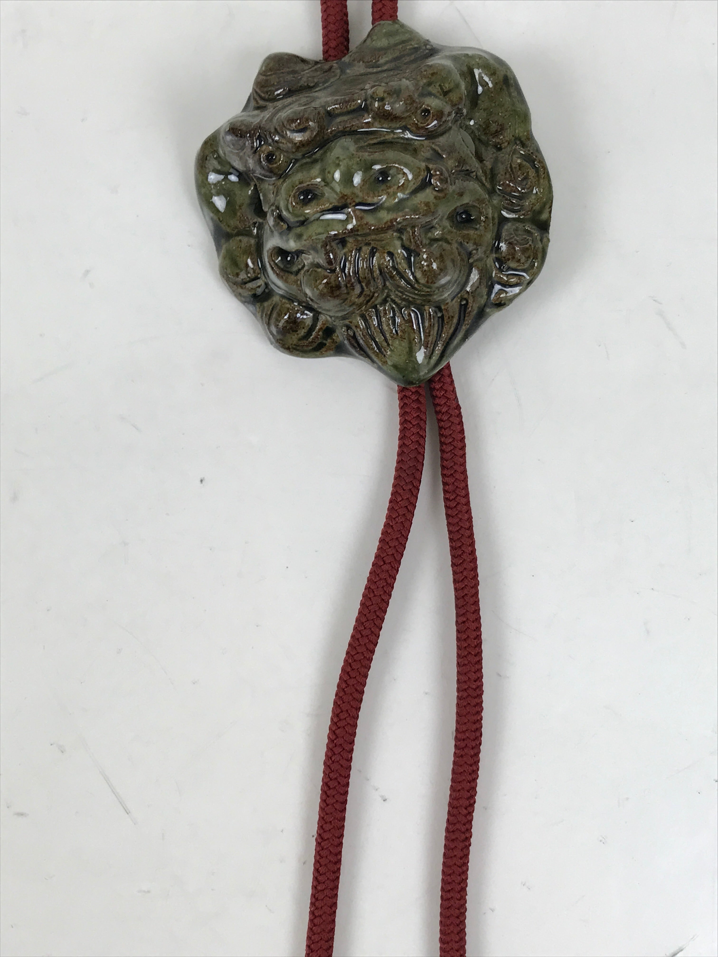 Japanese Western Bolo Loop Tie Vtg Ceramic Shishi Lion Slide Metal Tip Red JK889