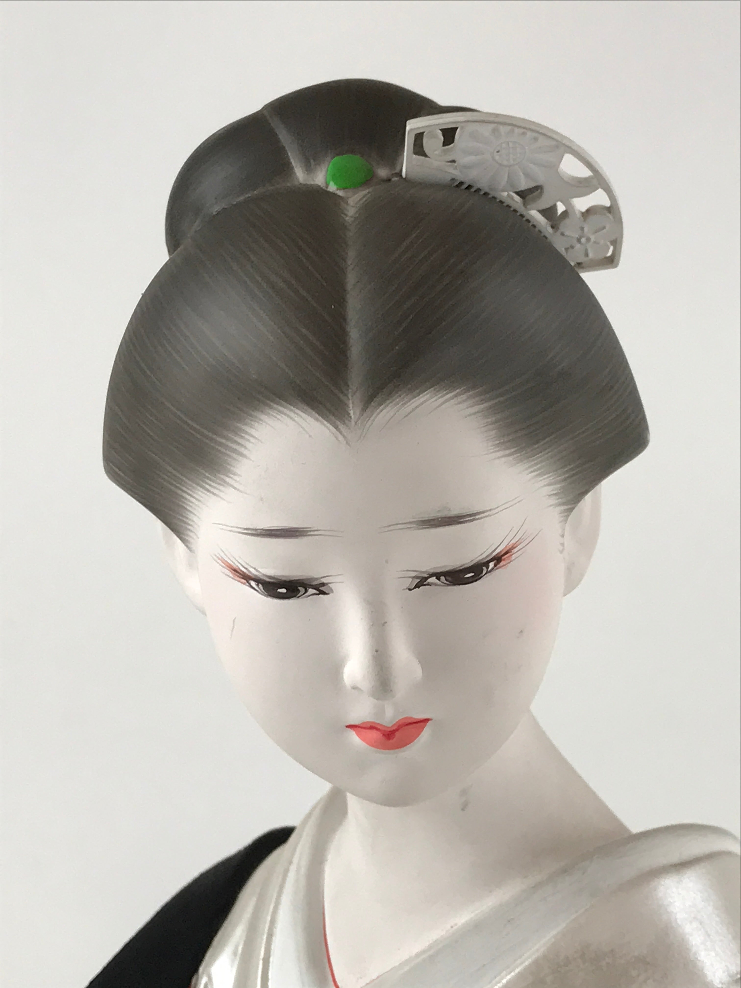 Japanese Woman Wearing Kimono Clay Statue Doll White Blue Hakata Ningyo BD949