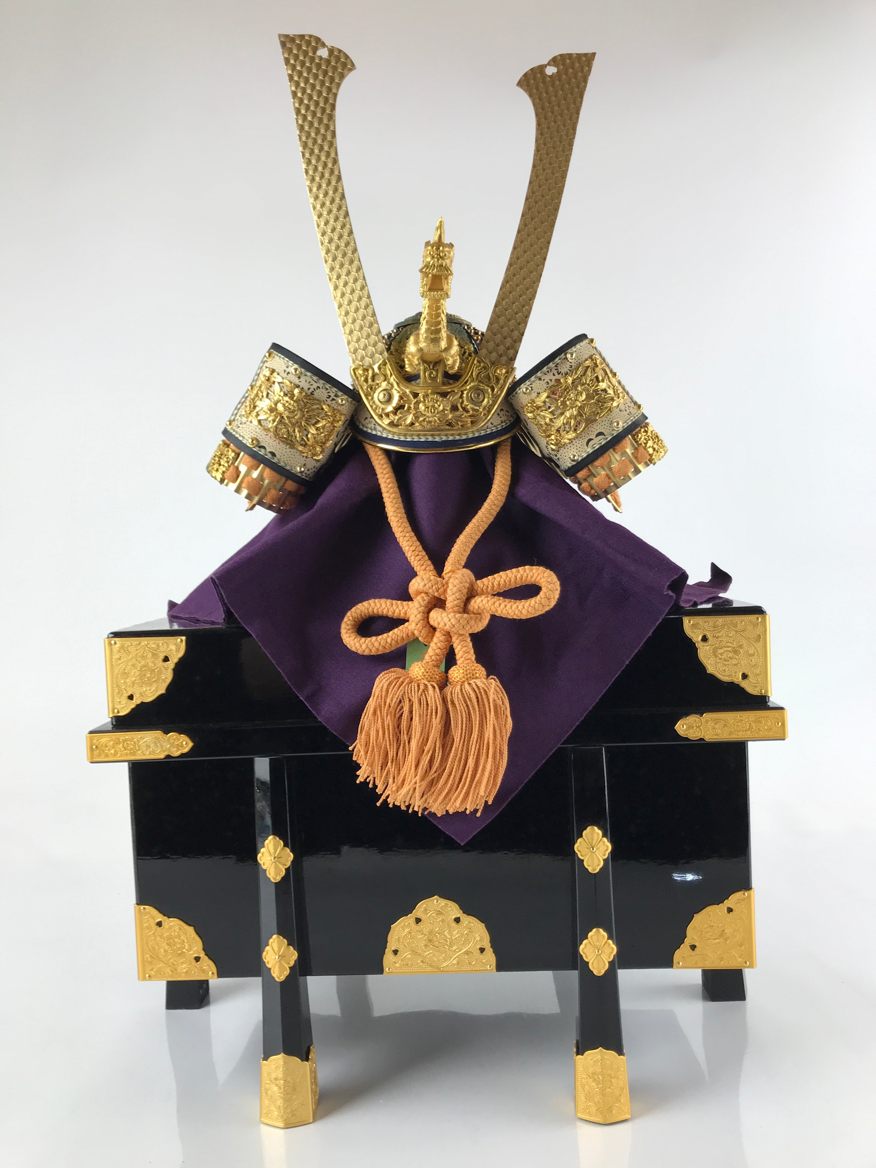 Japanese Wood Boxed Brass Kabuto Samurai Helmet Display Vtg Yoshitsune ID558