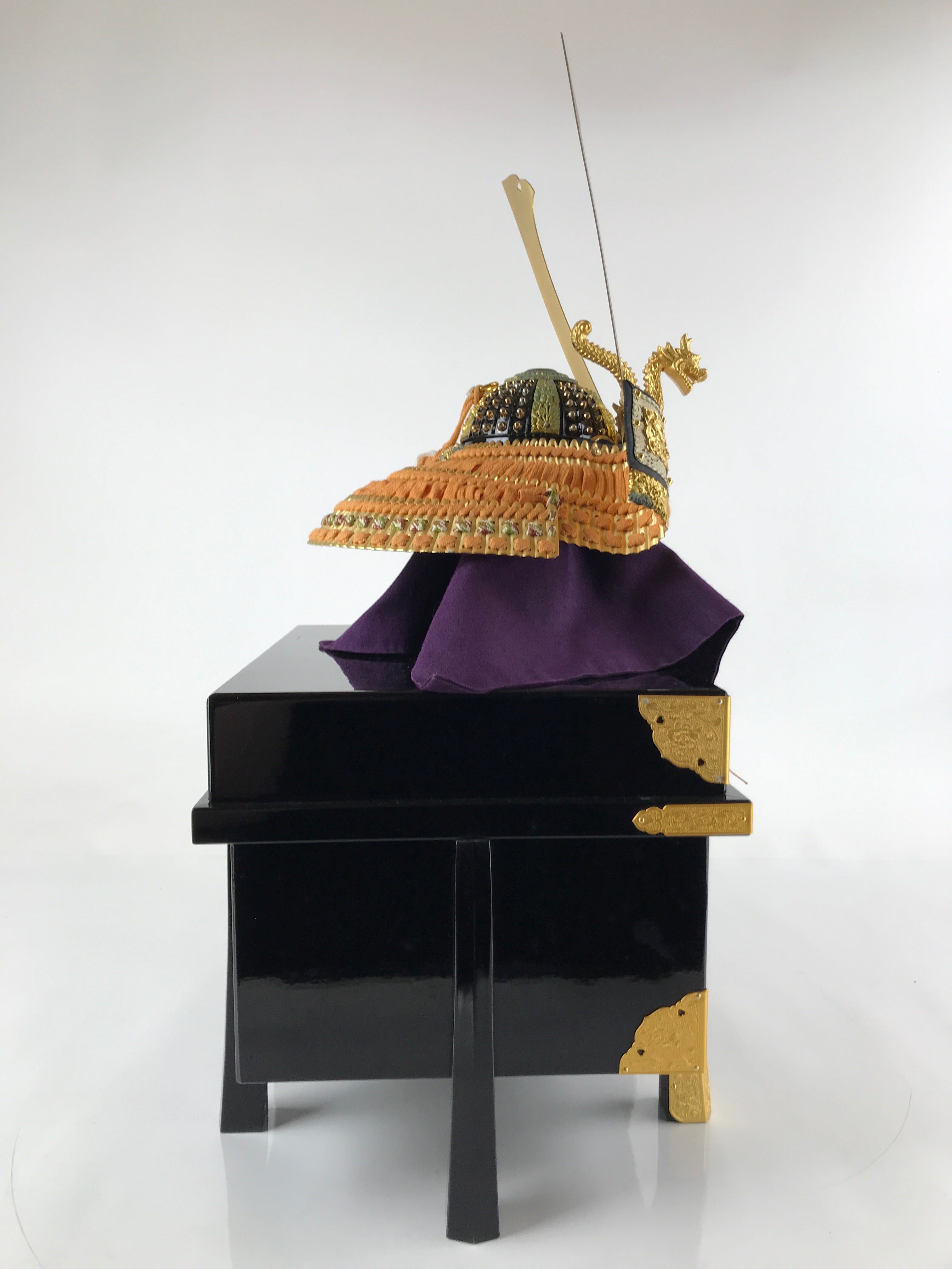 Japanese Wood Boxed Brass Kabuto Samurai Helmet Display Vtg Yoshitsune ID558