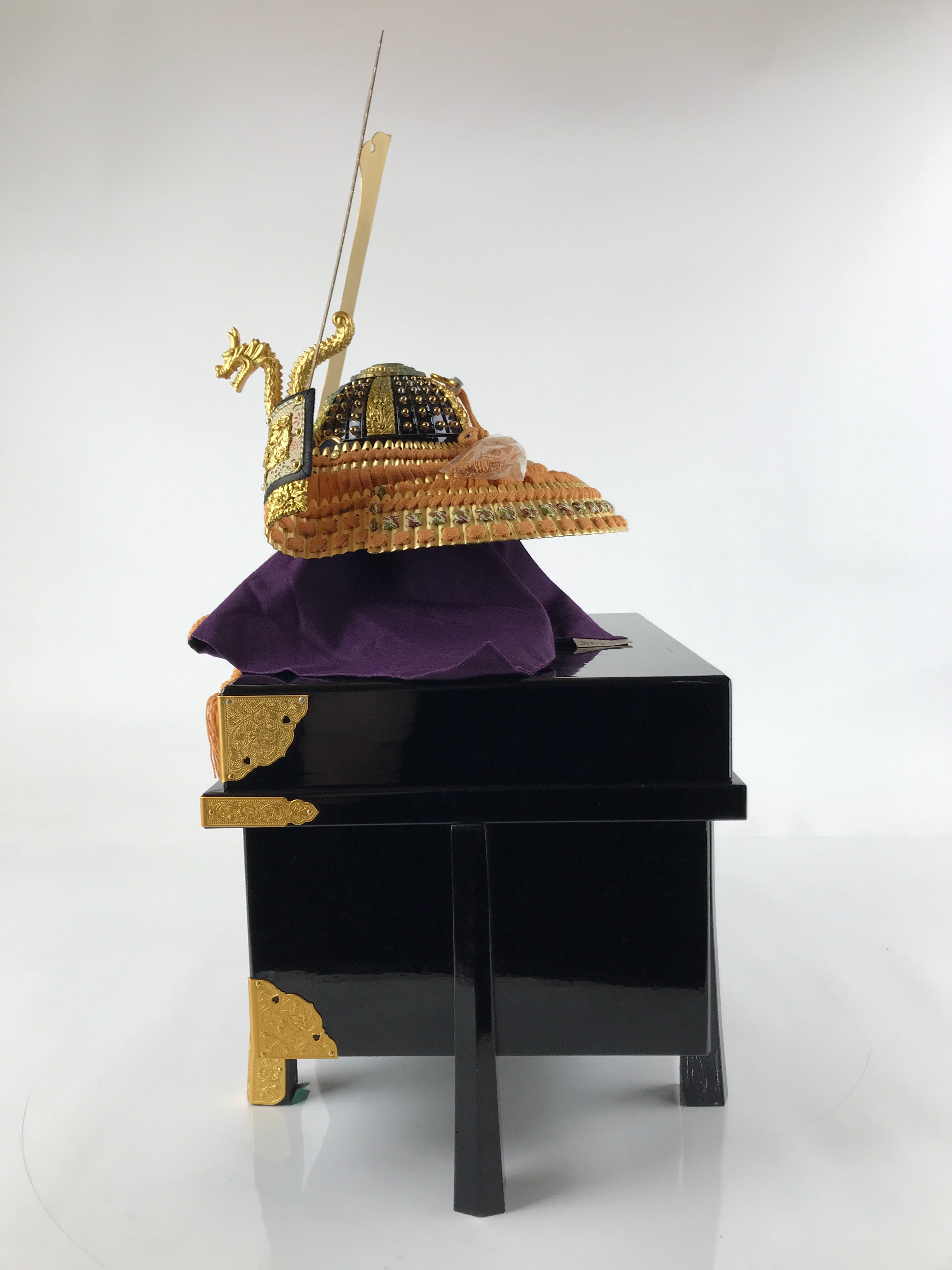 Japanese Wood Boxed Brass Kabuto Samurai Helmet Display Vtg Yoshitsune ID558