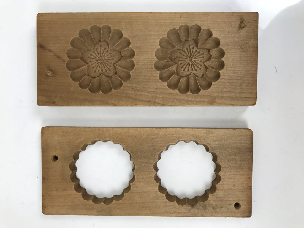 Japanese Wood Carved Kashigata Cake Mold Vtg Sweet Wagashi Cherry Blossoms Kg711