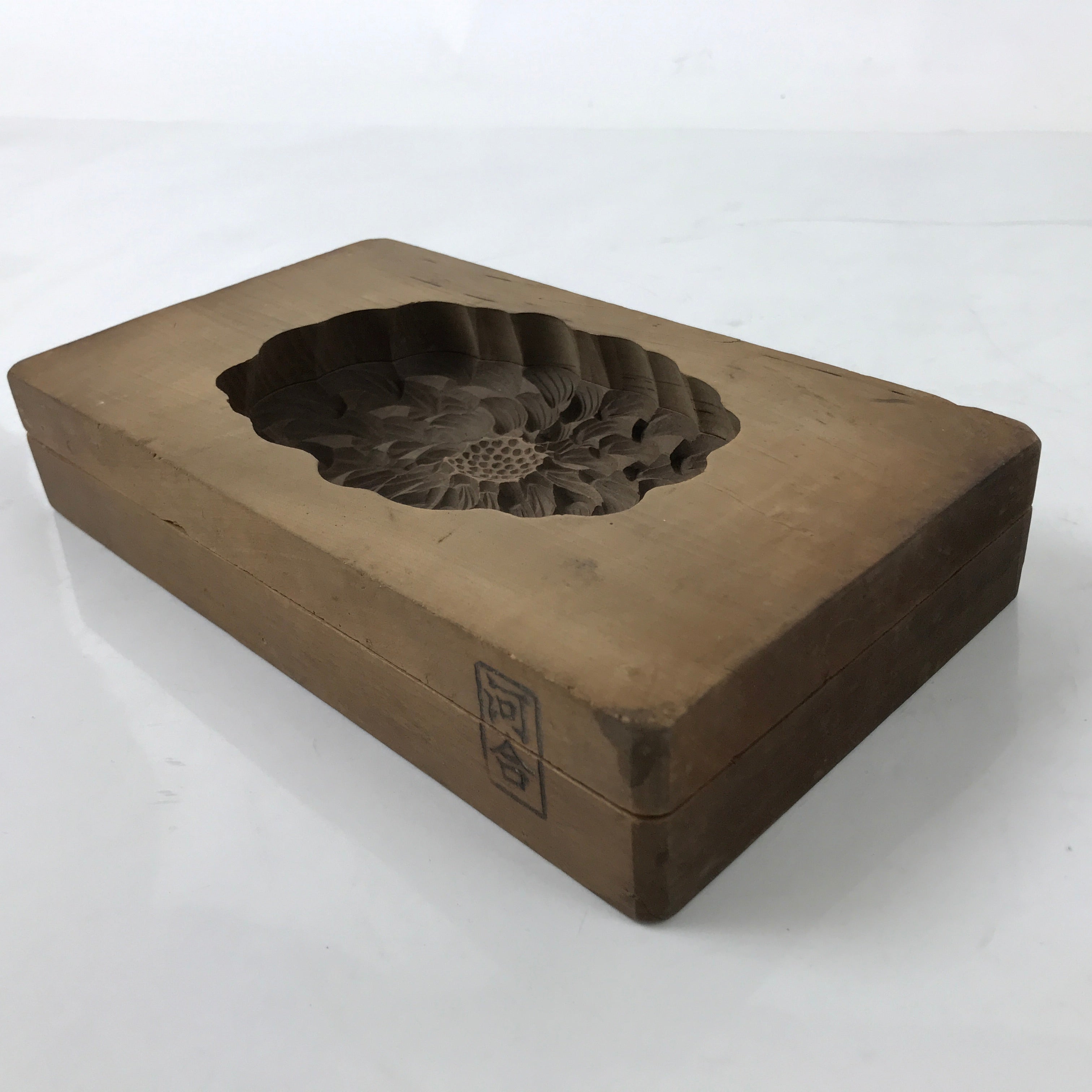 Japanese Wood Carved Kashigata Cake Mold Vtg Sweet Wagashi Chrysanthemum Kg542