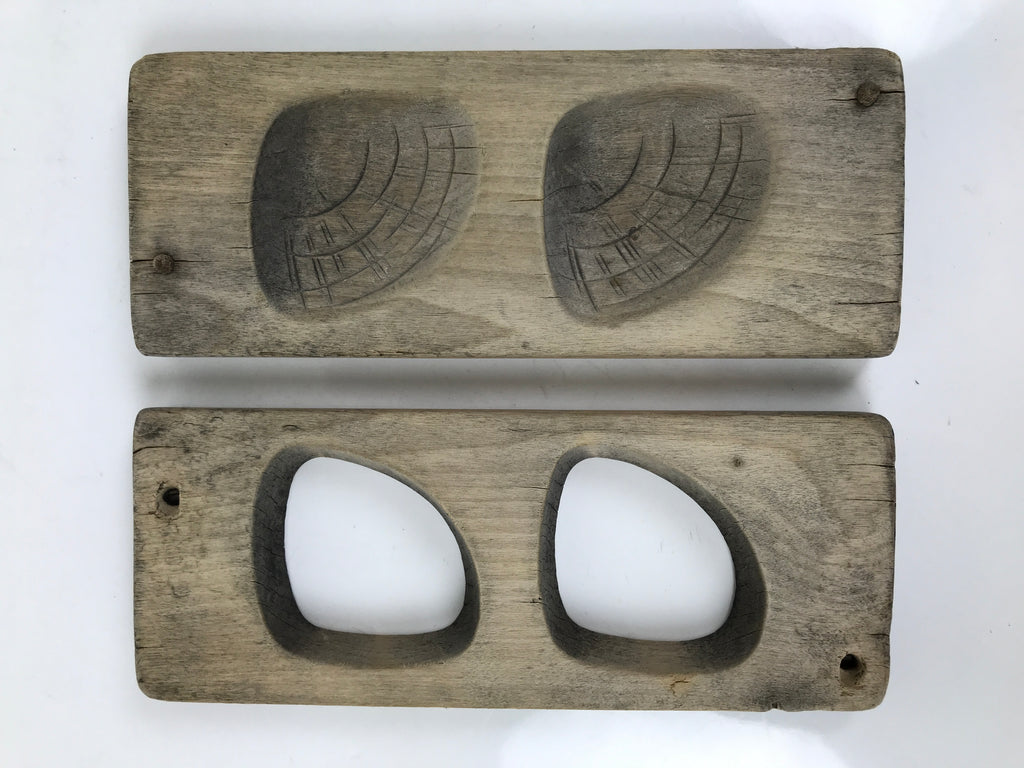 Japanese Wood Carved Kashigata Cake Mold Vtg Sweet Wagashi Hamuguri Clams Kg615