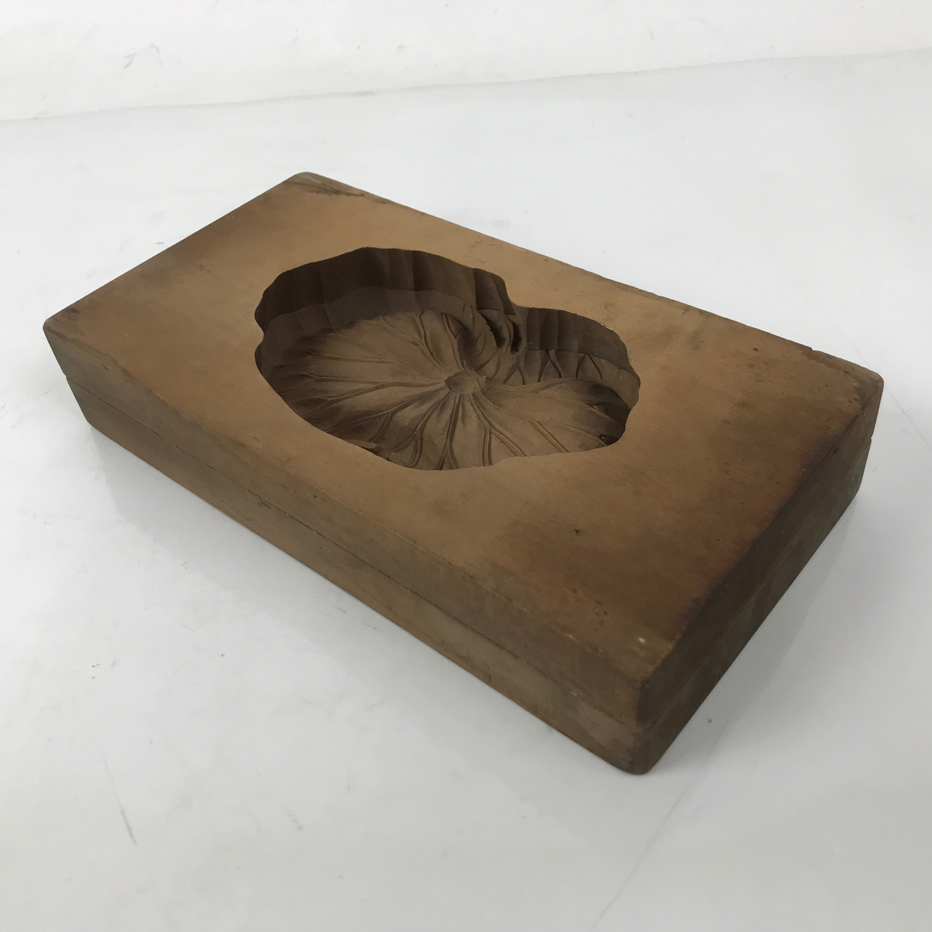 Japanese Wood Carved Kashigata Cake Mold Vtg Sweet Wagashi Lotus Leaf Kg576
