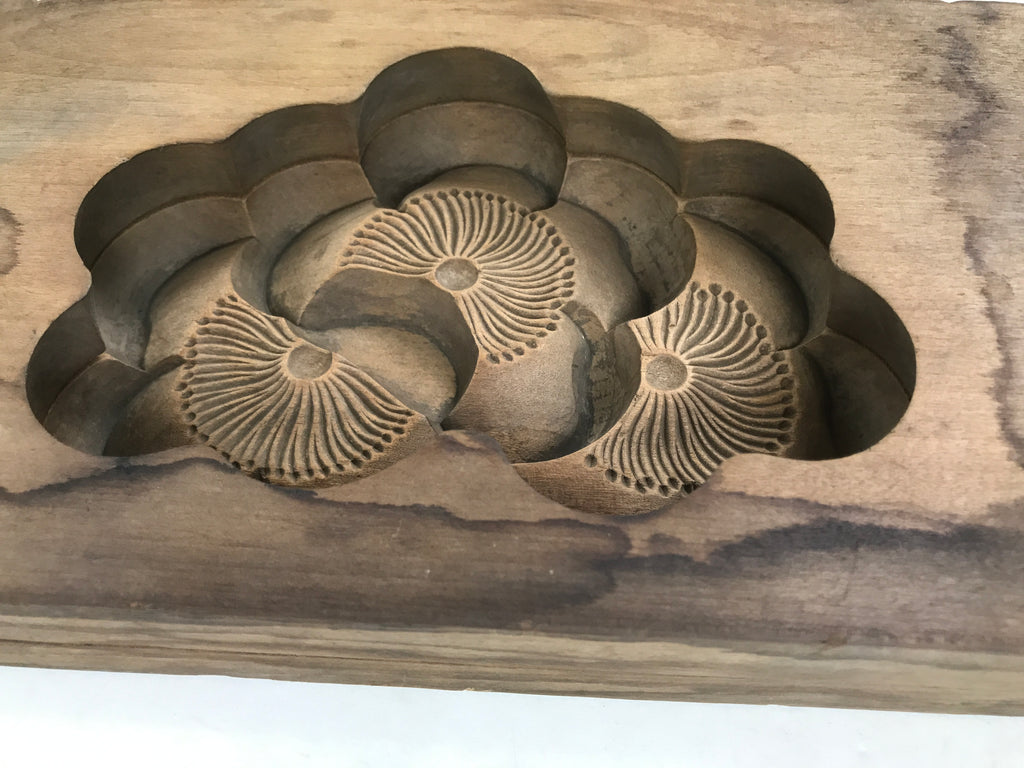 Japanese Wood Carved Kashigata Cake Mold Vtg Sweet Wagashi Plum Blossoms Kg584
