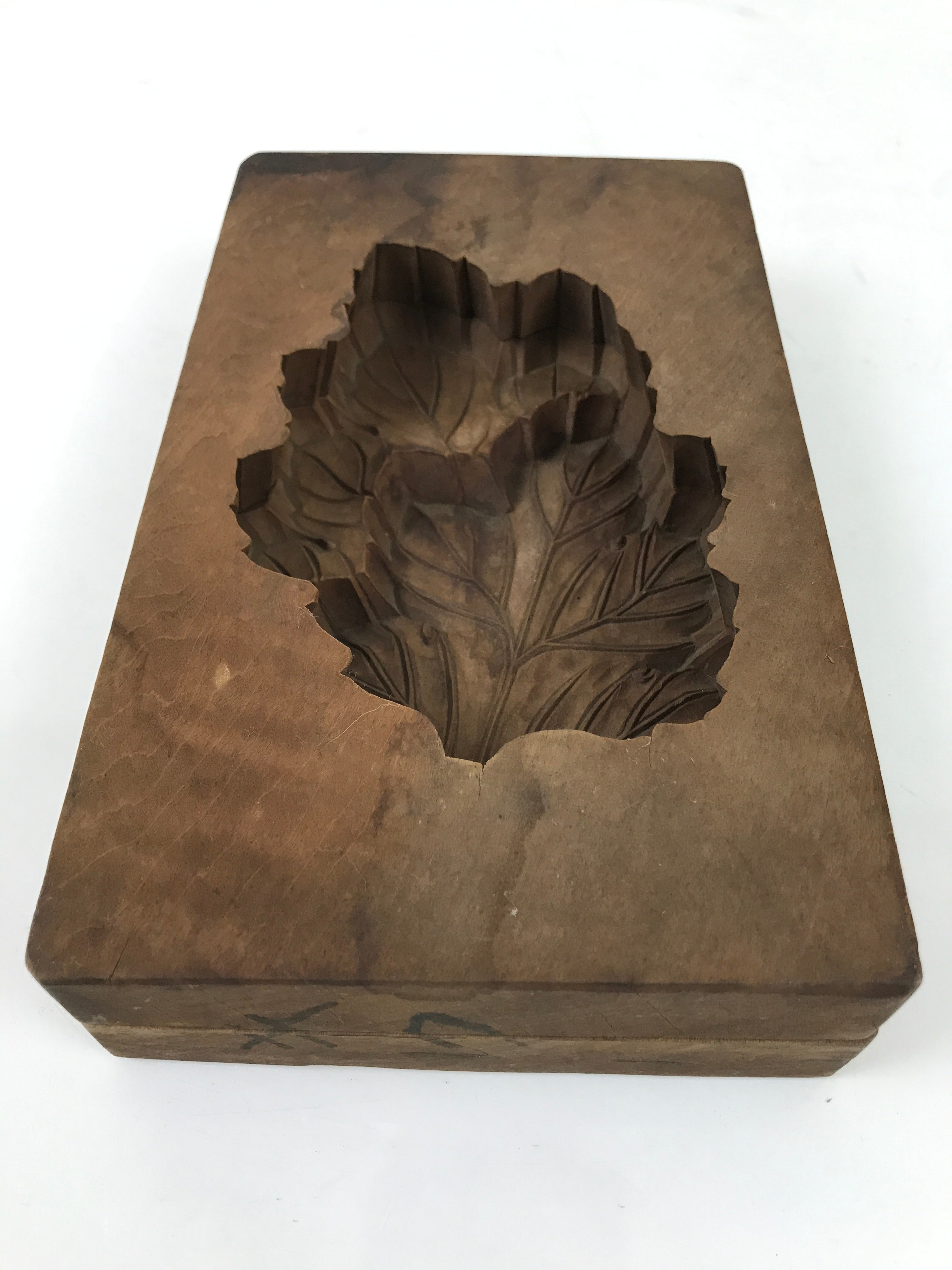 Japanese Wood Carved Kashigata Cake Mold Vtg Wagashi Chrysanthemum Leaf Kg556