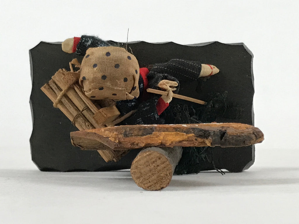 Japanese Wood Kokeshi Doll Woman Wood Carrier Vtg Folk Art Decoration KF676