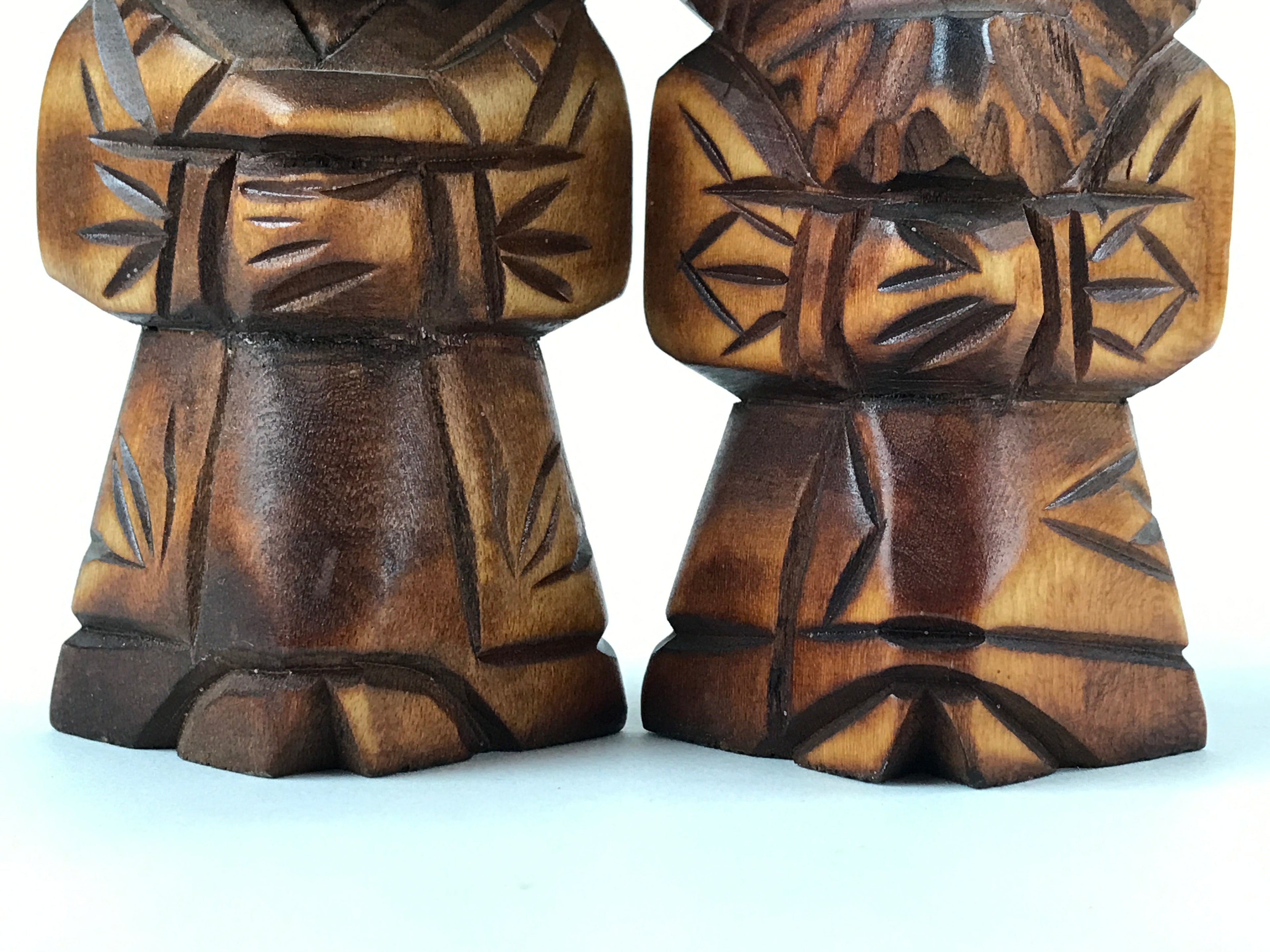 Japanese Wooden Ainu Nipopo Statue Vtg 2pc Small Okimono Hokkaido Brown AB110
