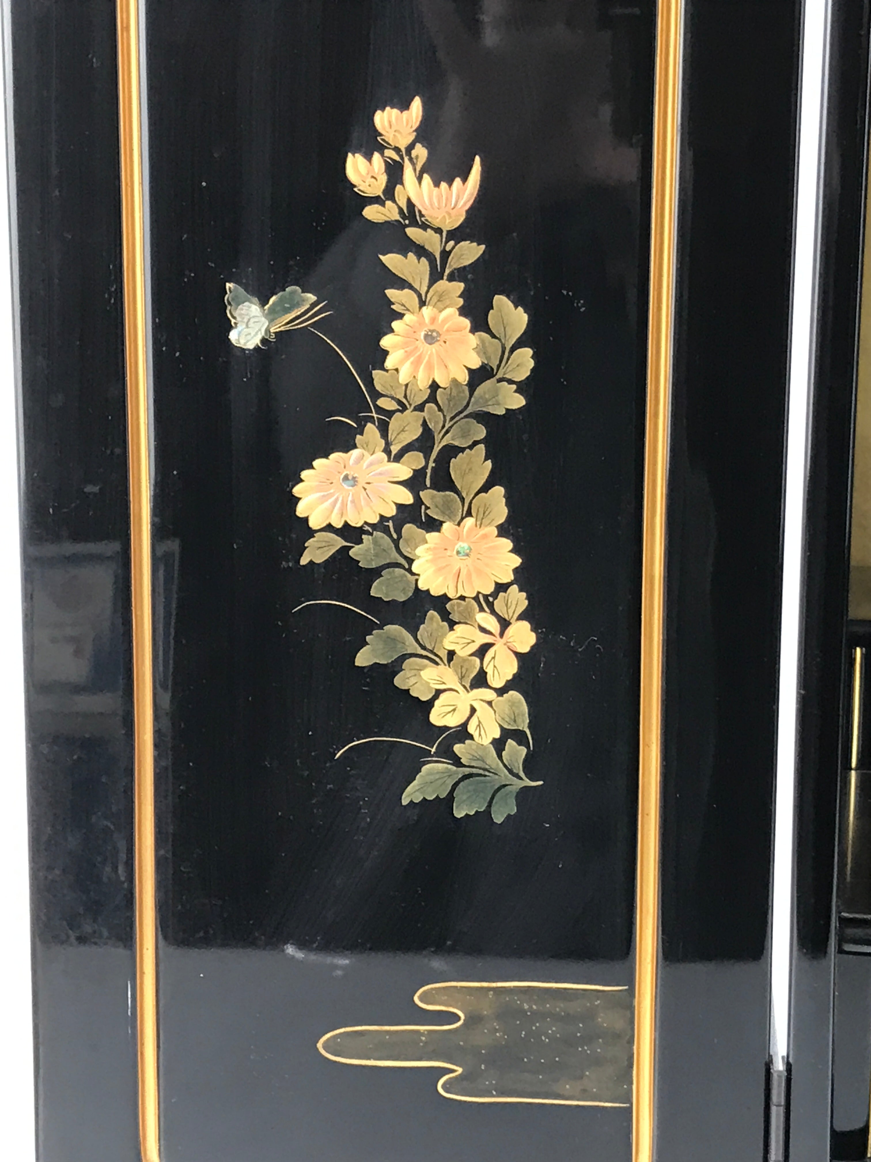 Japanese Wooden Buddhist Altar Cabinet Butsudan Vtg Makie Raden Black Gold BA601