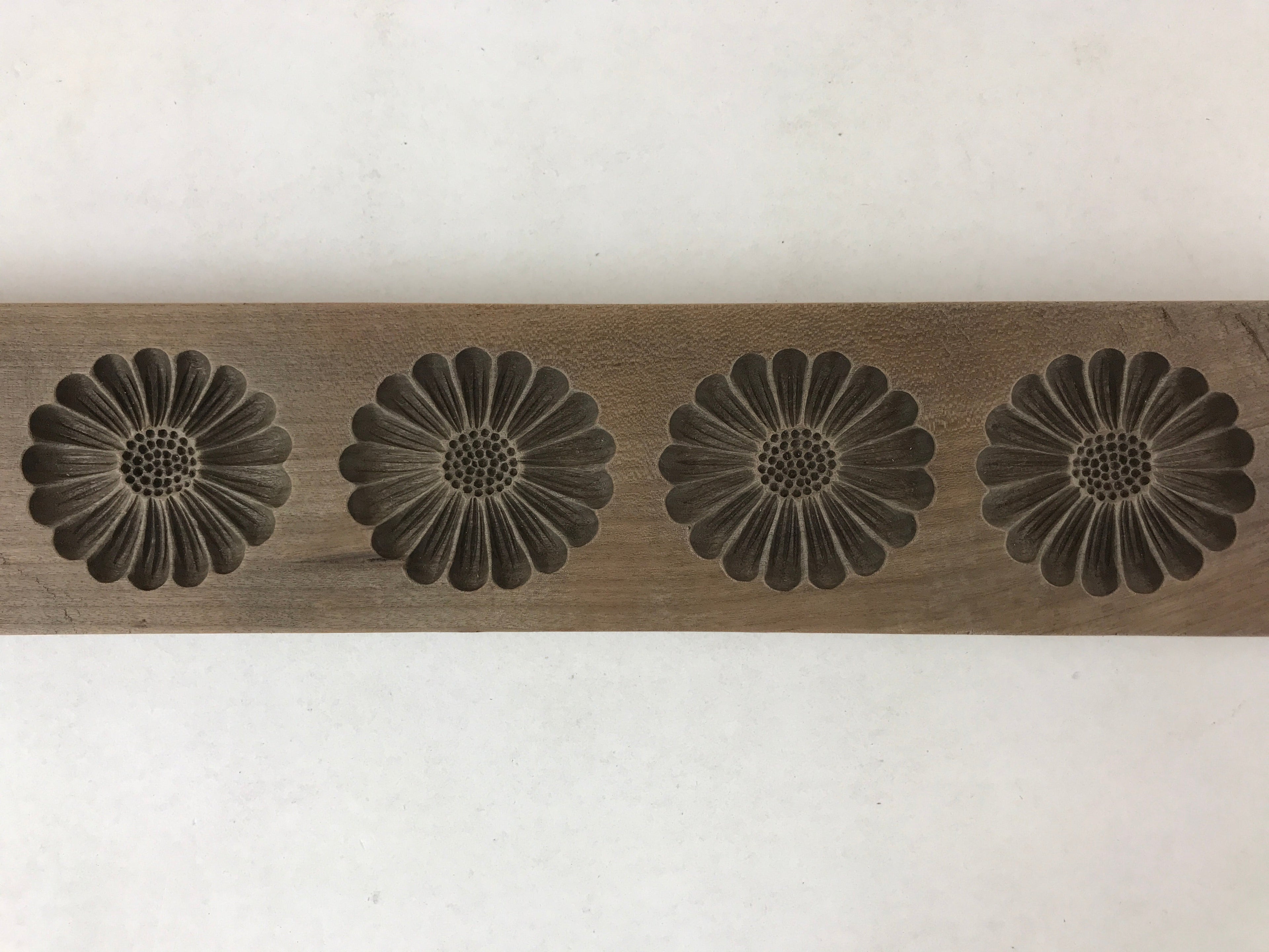 Japanese Wooden Carved Kashigata Cake Mold Sweet Wagashi Chrysanthemum Kg512