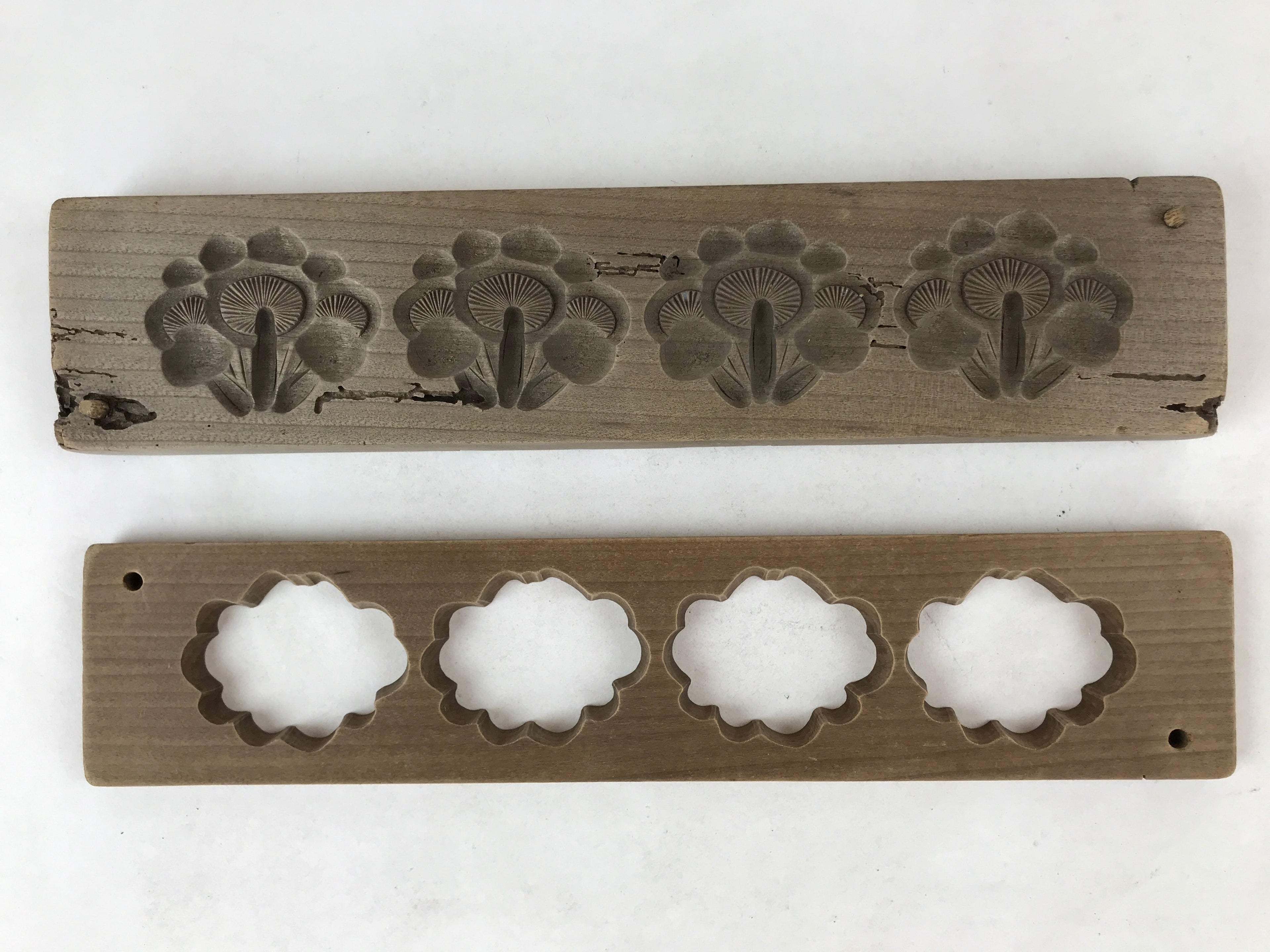 Japanese Wooden Carved Kashigata Cake Mold Vtg Sweet Wagashi Dandelions Kg530