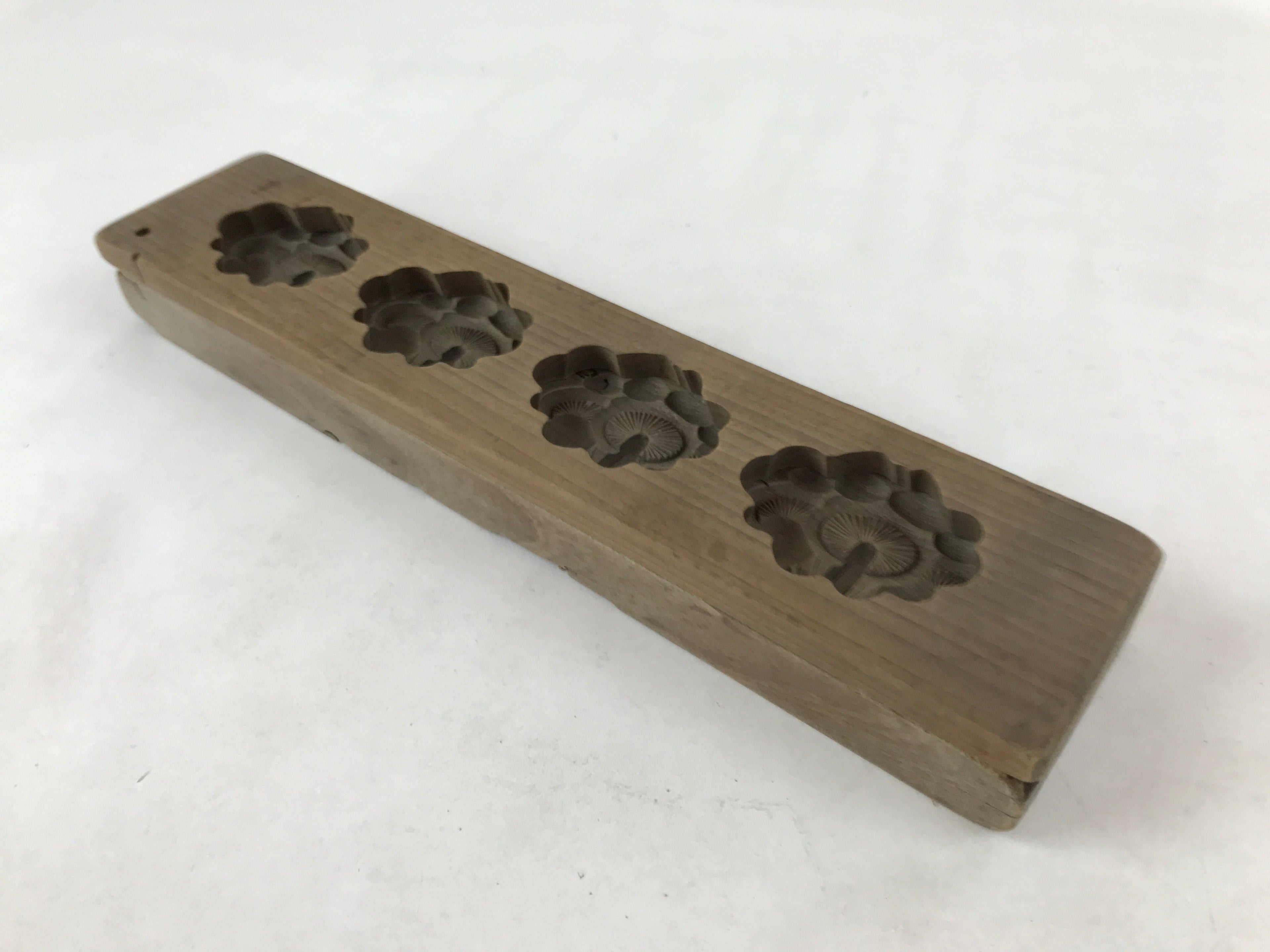 Japanese Wooden Carved Kashigata Cake Mold Vtg Sweet Wagashi Dandelions Kg530