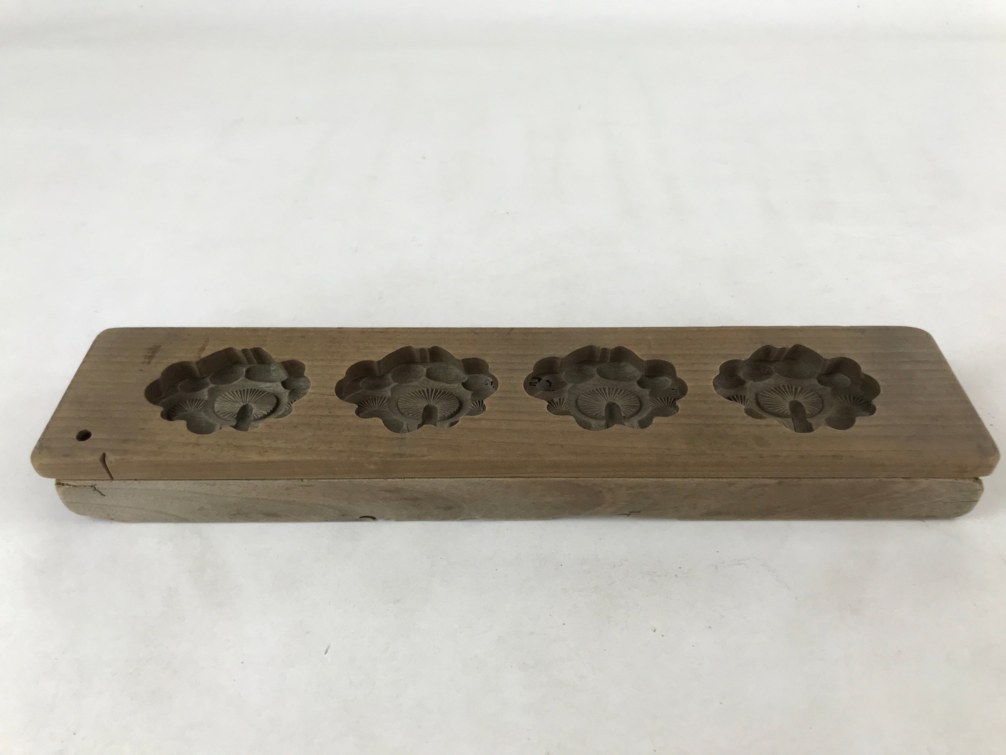 Japanese Wooden Carved Kashigata Cake Mold Vtg Sweet Wagashi Dandelions Kg530