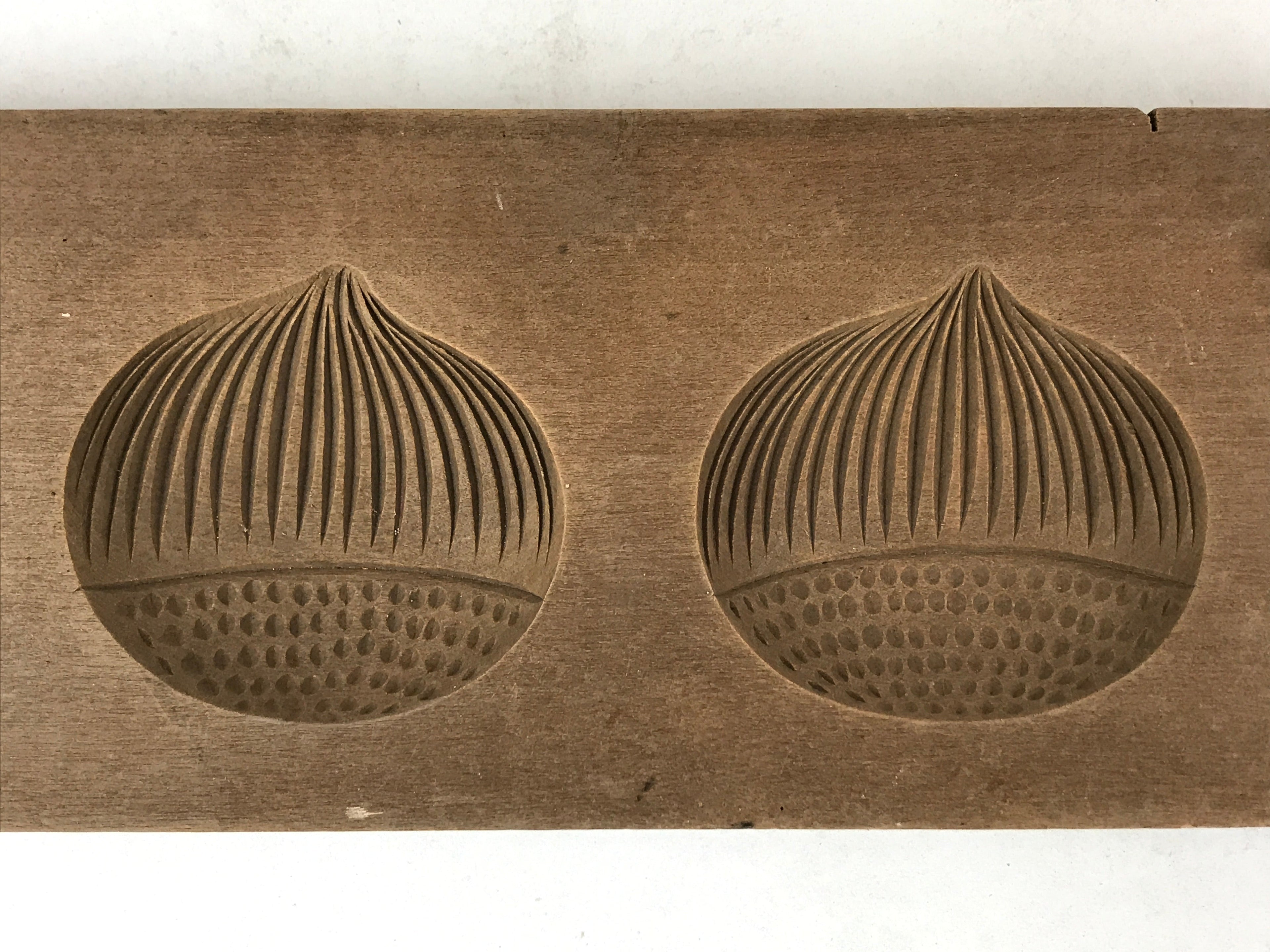 Japanese Wooden Carved Kashigata Cake Mold Vtg Sweet Wagashi Kuri Chestnut Kg482