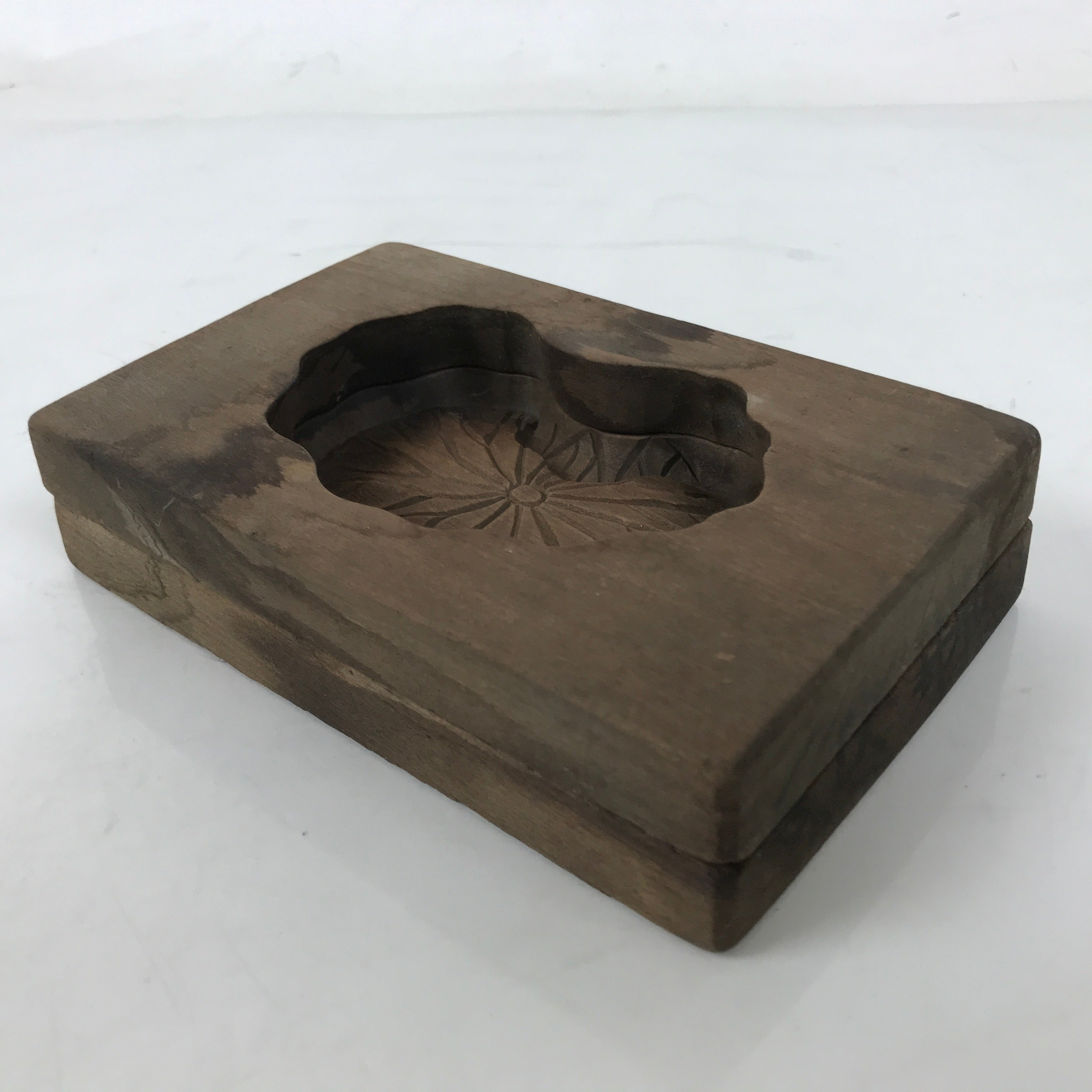 Japanese Wooden Carved Kashigata Cake Mold Vtg Sweet Wagashi Lotus Leaf Kg601