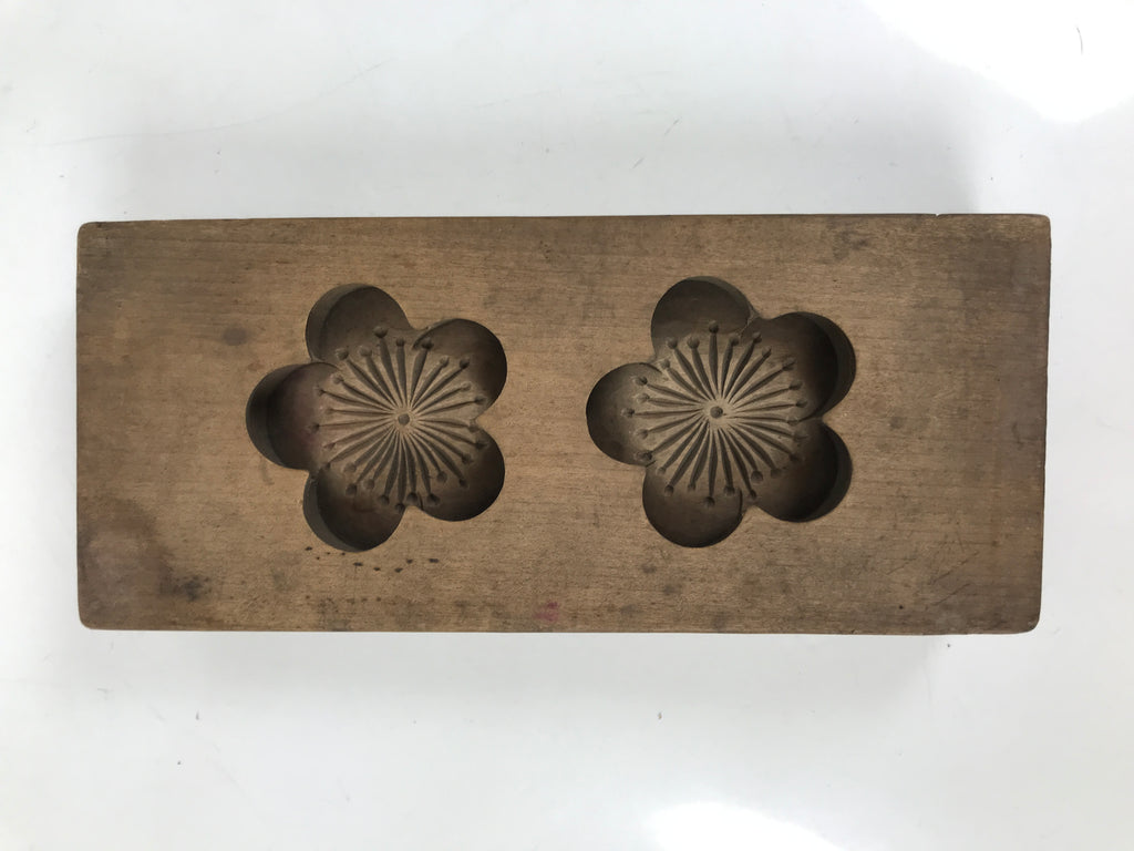 Japanese Wooden Carved Kashigata Cake Mold Vtg Sweet Wagashi Plum Blossoms Kg694