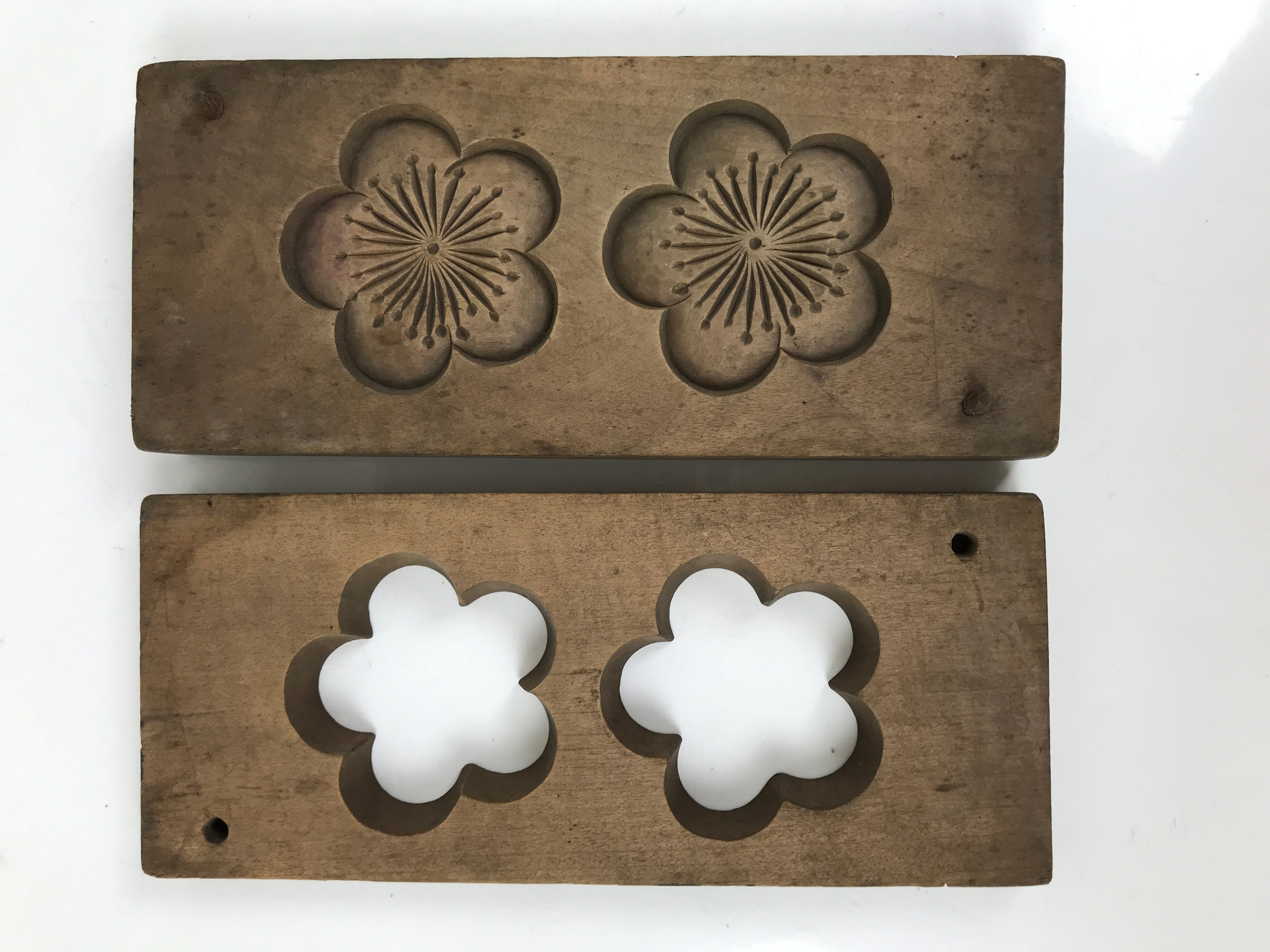 Japanese Wooden Carved Kashigata Cake Mold Vtg Sweet Wagashi Plum Blossoms Kg694