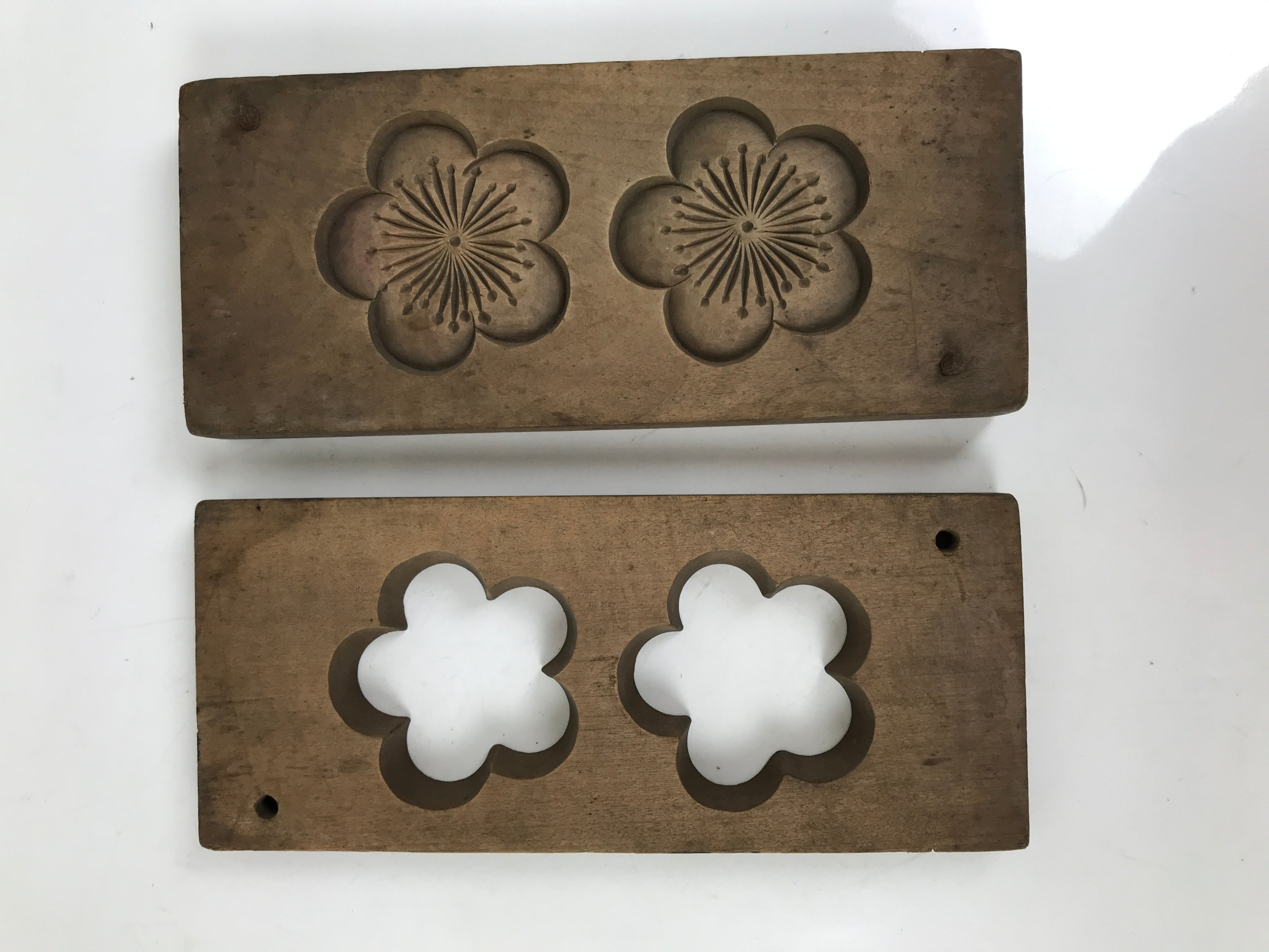 Japanese Wooden Carved Kashigata Cake Mold Vtg Sweet Wagashi Plum Blossoms Kg694
