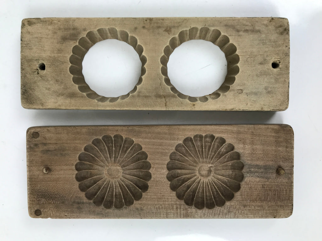 Japanese Wooden Kashigata Cake Mold Vtg Sweet Wagashi Chrysanthemum Kiku Kg635