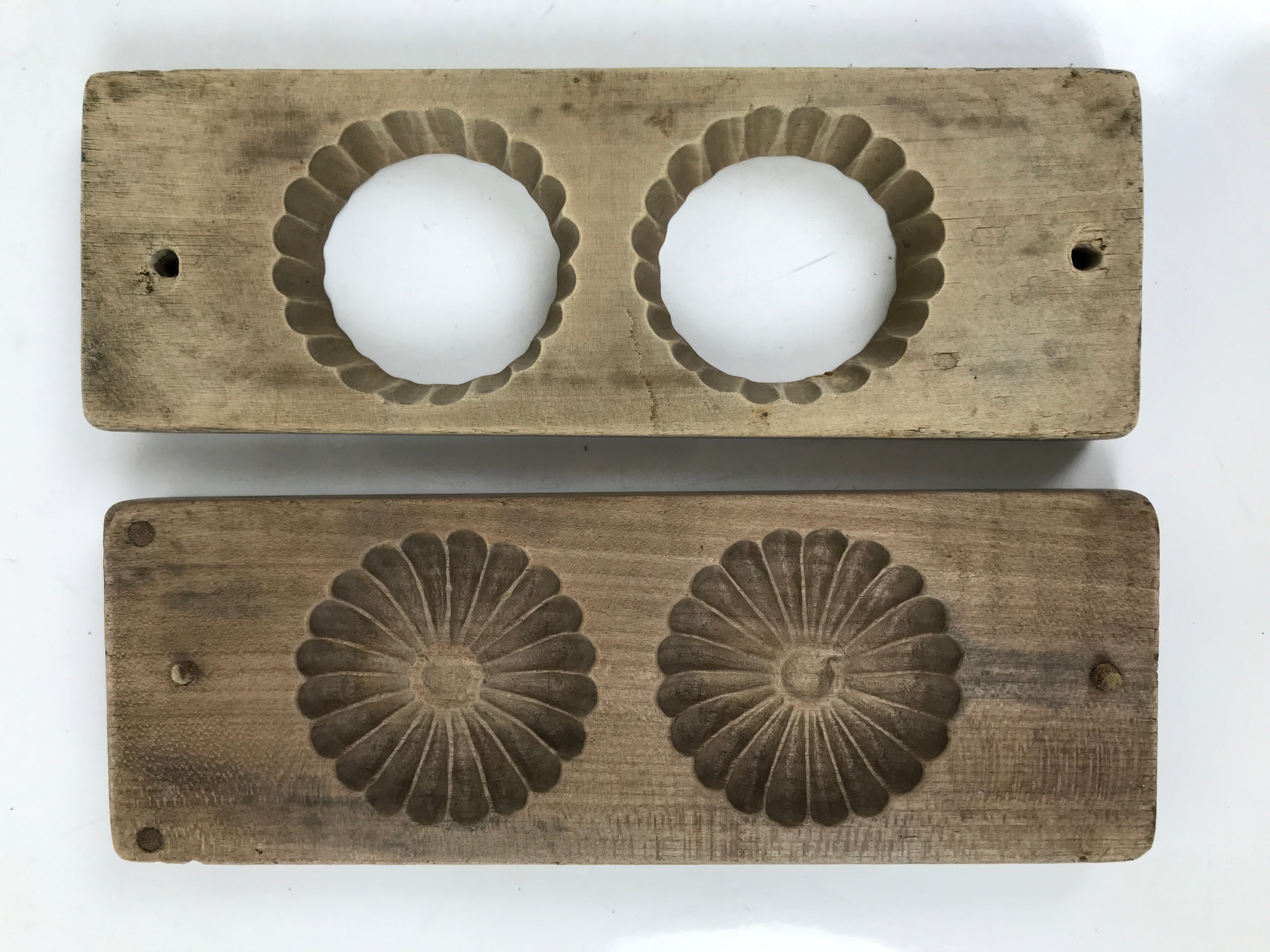 Japanese Wooden Kashigata Cake Mold Vtg Sweet Wagashi Chrysanthemum Kiku Kg635