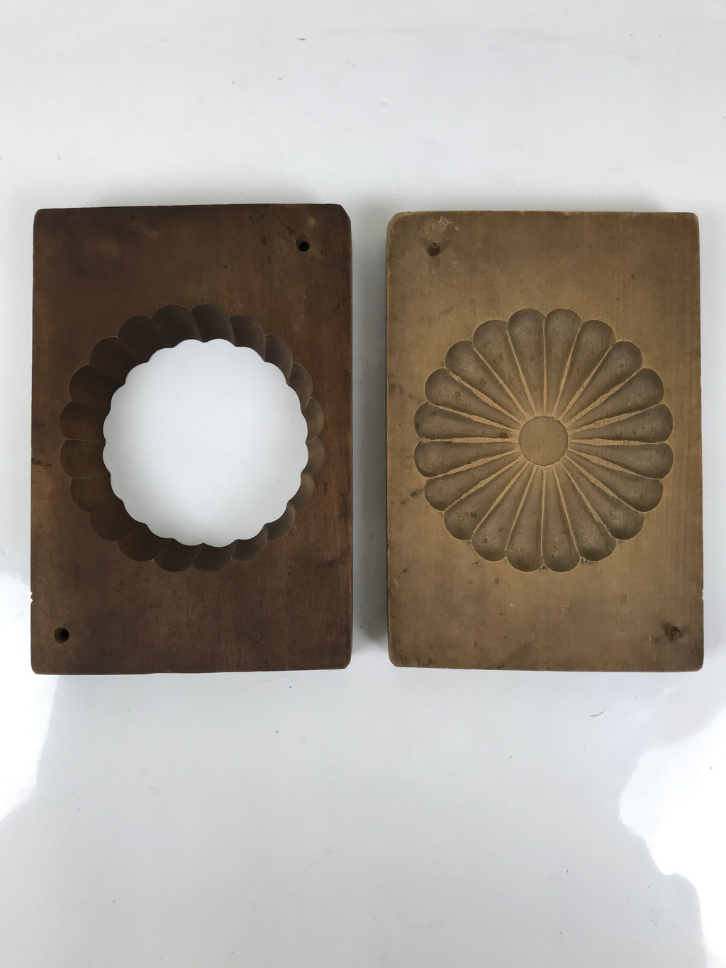 Japanese Wooden Kashigata Cake Mold Vtg Sweet Wagashi Chrysanthemum Kiku Kg642