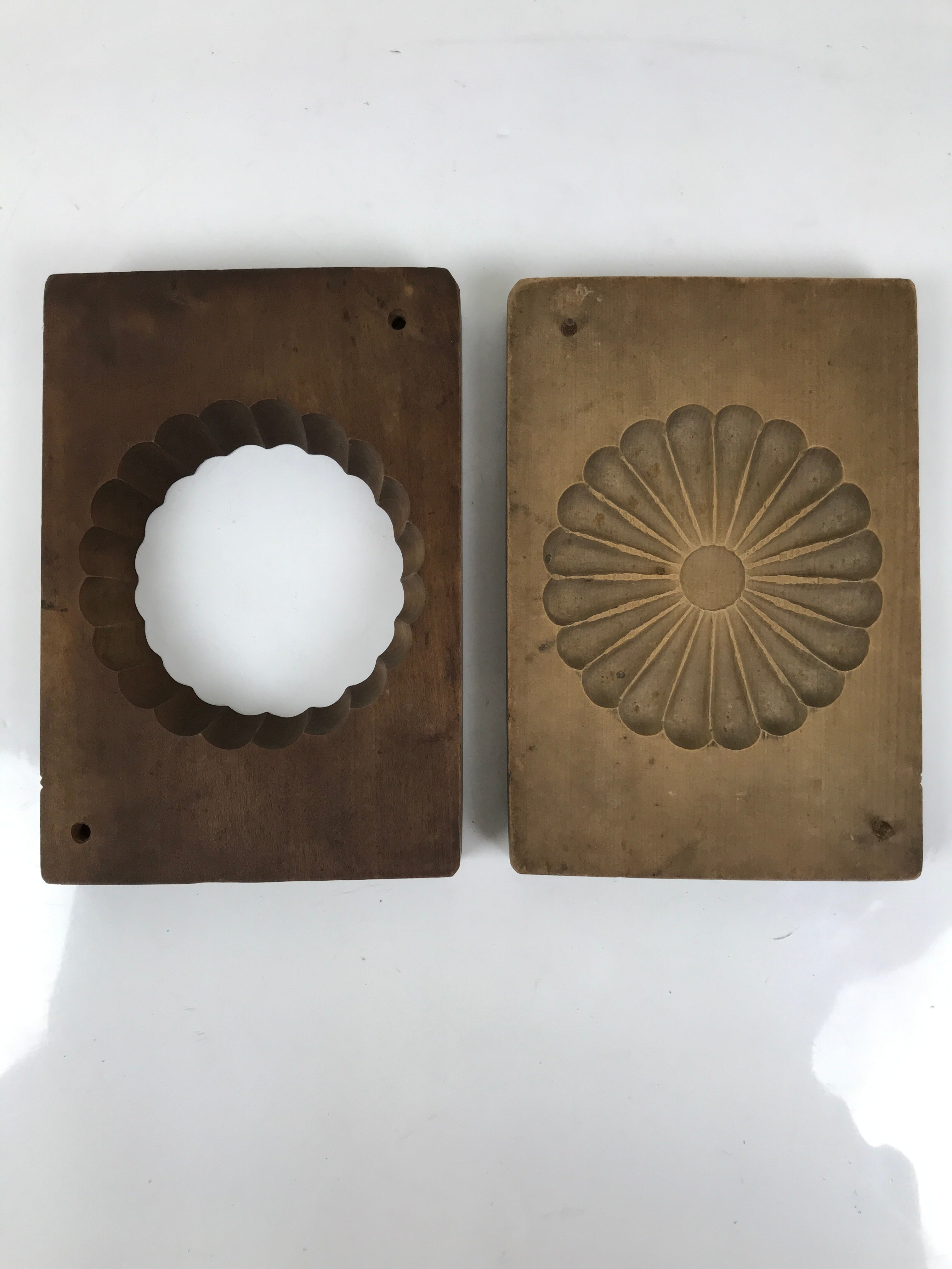 Japanese Wooden Kashigata Cake Mold Vtg Sweet Wagashi Chrysanthemum Kiku Kg642