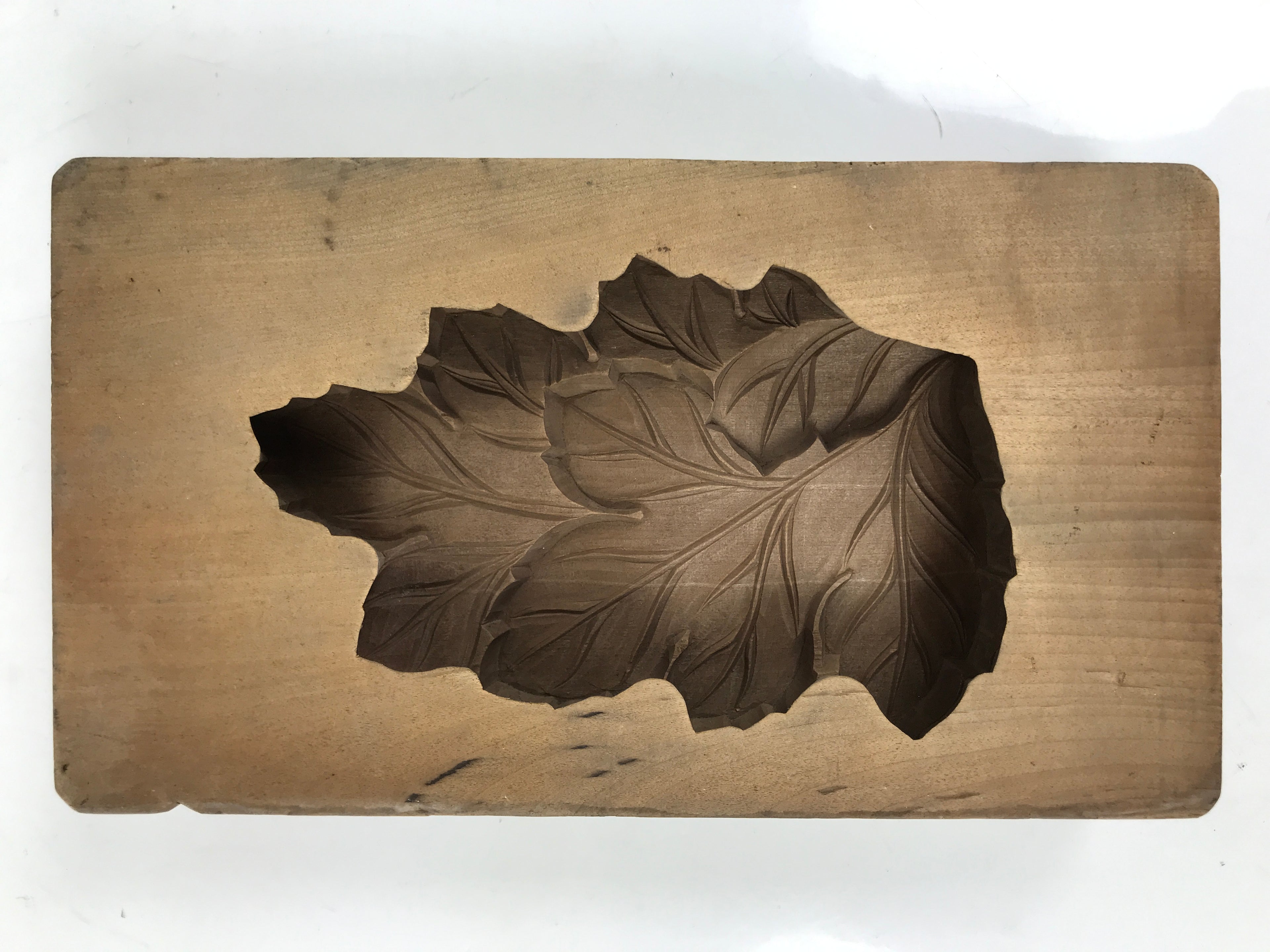 Japanese Wooden Kashigata Cake Mold Vtg Sweet Wagashi Chrysanthemum Leaf Kg656
