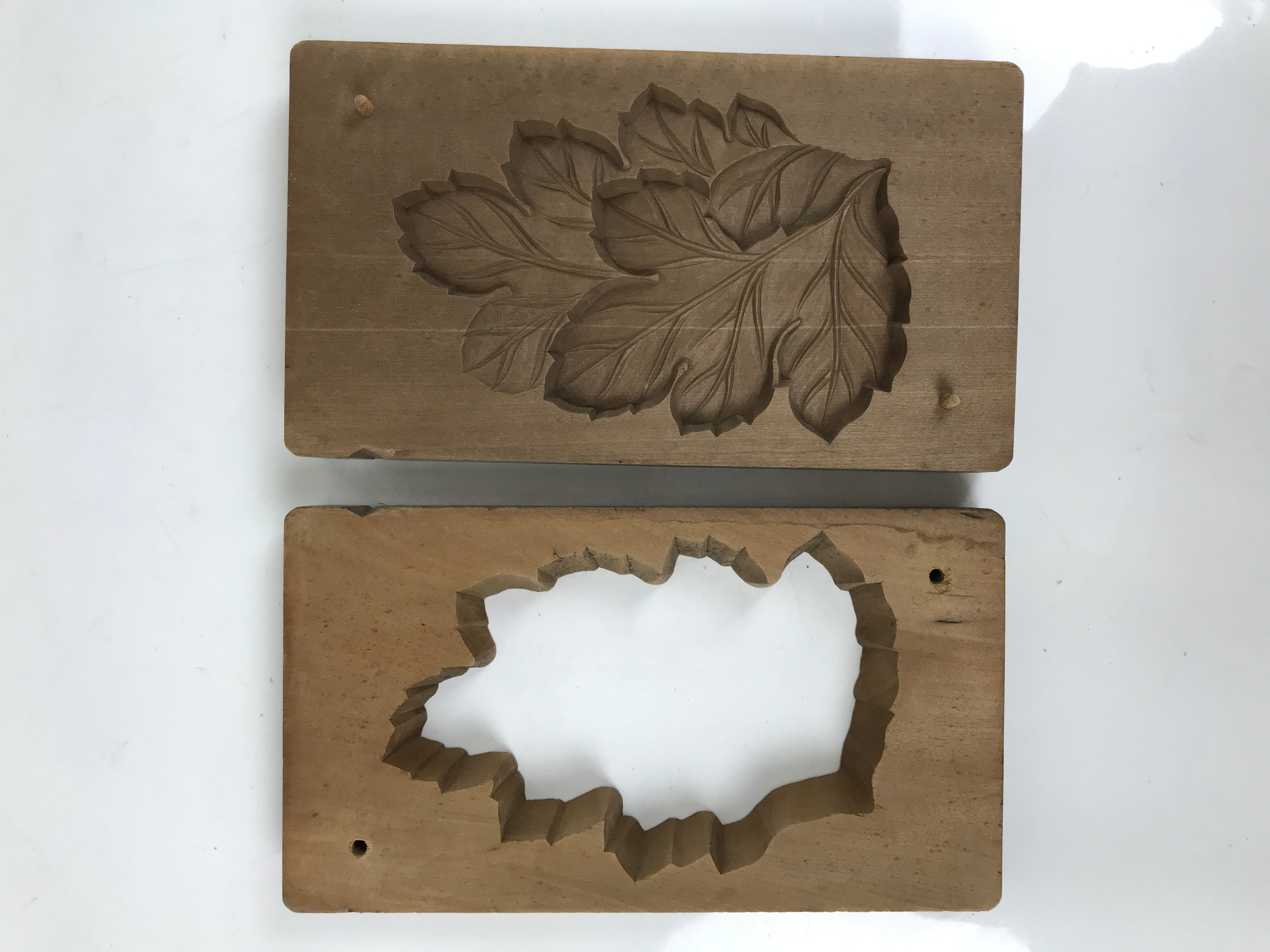 Japanese Wooden Kashigata Cake Mold Vtg Sweet Wagashi Chrysanthemum Leaf Kg656