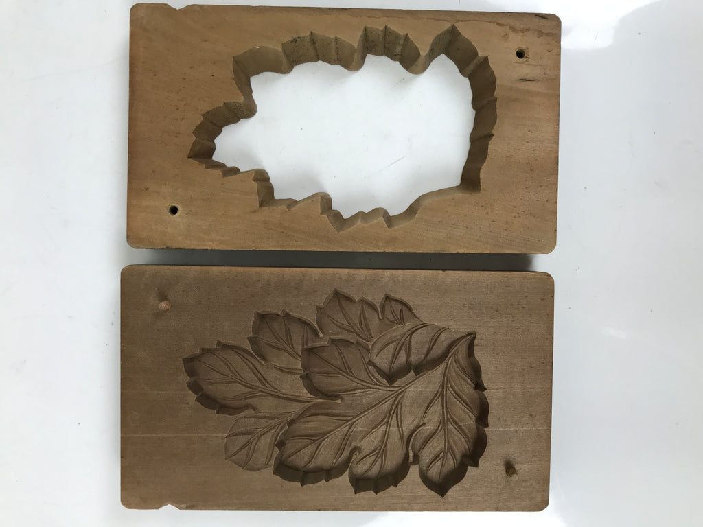 Japanese Wooden Kashigata Cake Mold Vtg Sweet Wagashi Chrysanthemum Leaf Kg656